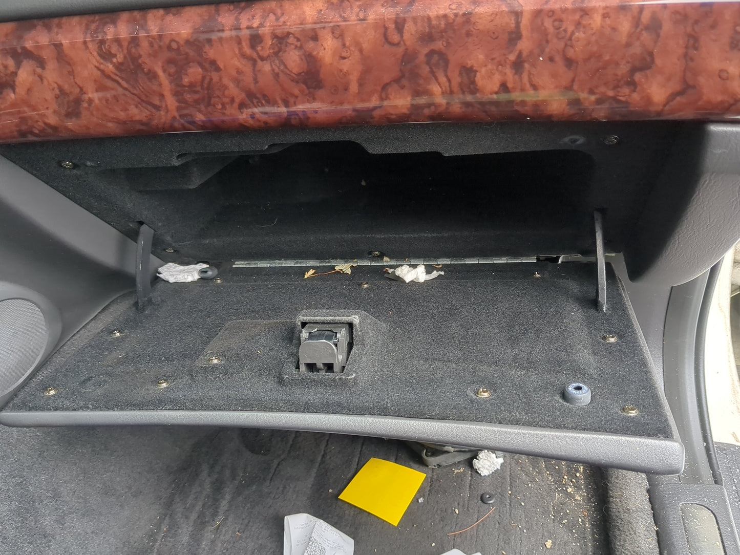 2002 Lincoln Ls Passenger Glove Box Door Storage Compartment - Oemusedautoparts1.com