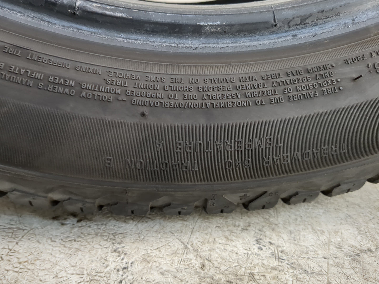 Used Tire 235/50R17 MICHELIN CROSSCLIMATE 2 96H - Tread Depth 20/32 - Oemusedautoparts1.com
