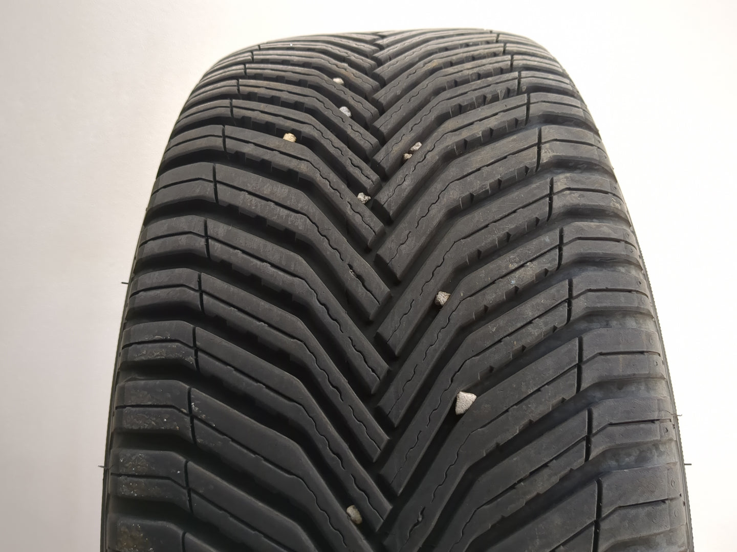 Used Tire 235/50R17 MICHELIN CROSSCLIMATE 2 96H - Tread Depth 20/32 - Oemusedautoparts1.com