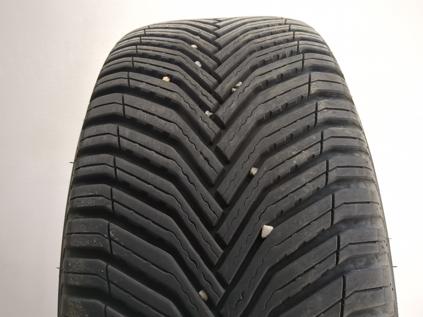 Used Tire 235/50R17 MICHELIN CROSSCLIMATE 2 96H - Tread Depth 20/32 - Oemusedautoparts1.com