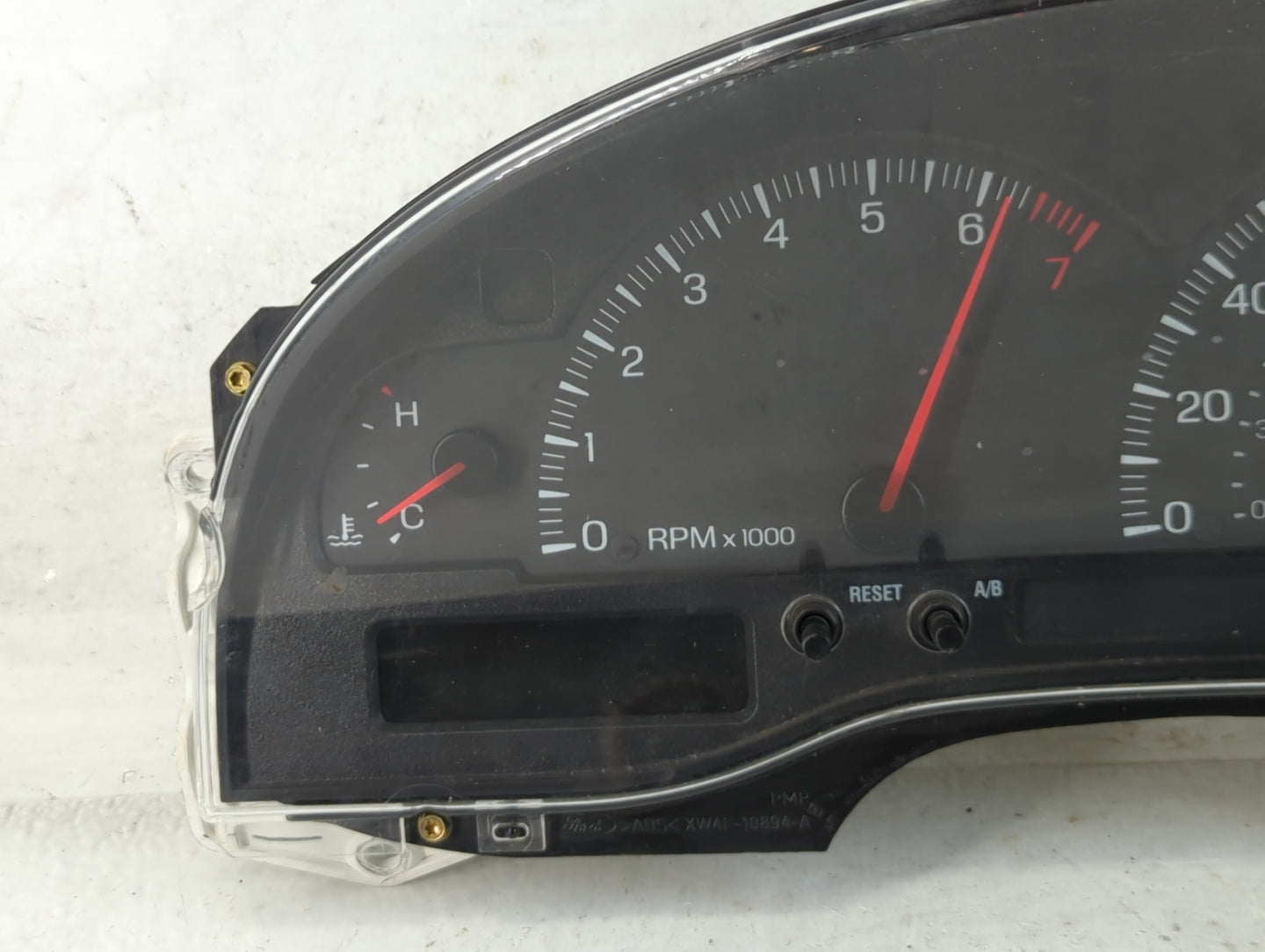 2002 Lincoln Ls Instrument Cluster Speedometer Gauges Fits OEM Used Auto Parts - Oemusedautoparts1.com