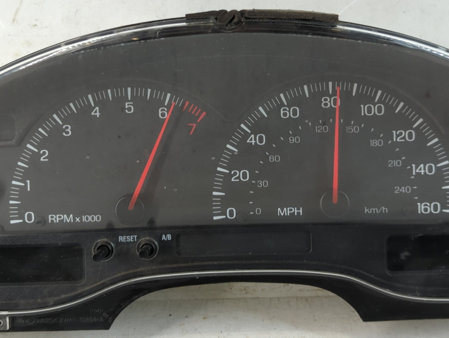 2002 Lincoln Ls Instrument Cluster Speedometer Gauges Fits OEM Used Auto Parts - Oemusedautoparts1.com