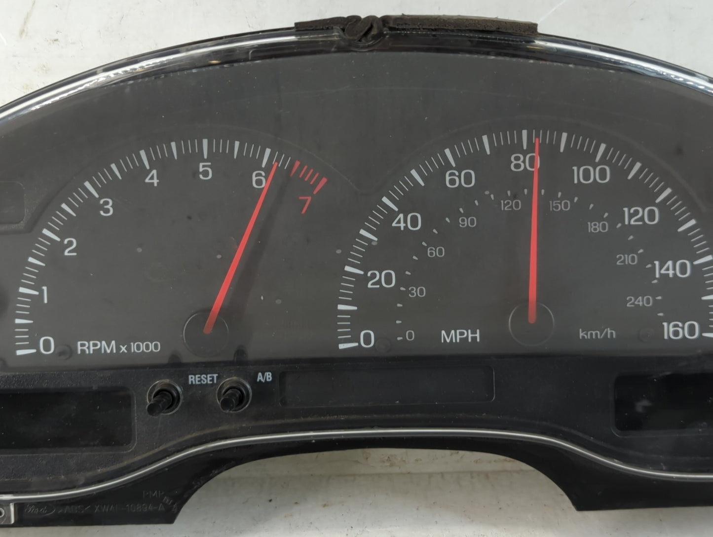 2002 Lincoln Ls Instrument Cluster Speedometer Gauges Fits OEM Used Auto Parts - Oemusedautoparts1.com