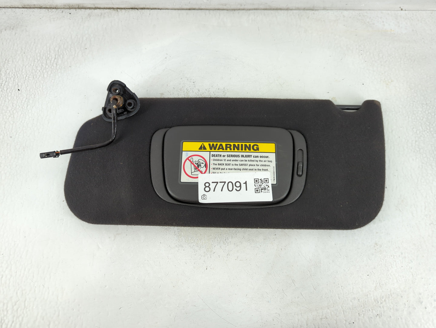 2002 Lincoln Ls Sun Visor Shade Replacement Driver Left Mirror Fits OEM Used Auto Parts - Oemusedautoparts1.com