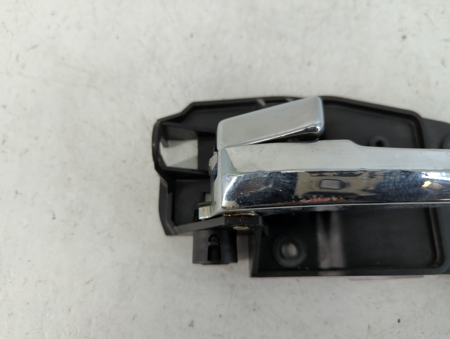 2002 Lincoln Ls Drivers Side Inside Front Door Handle Oem - Oemusedautoparts1.com