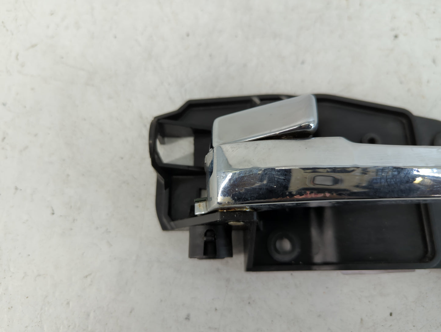 2002 Lincoln Ls Drivers Side Inside Front Door Handle Oem - Oemusedautoparts1.com