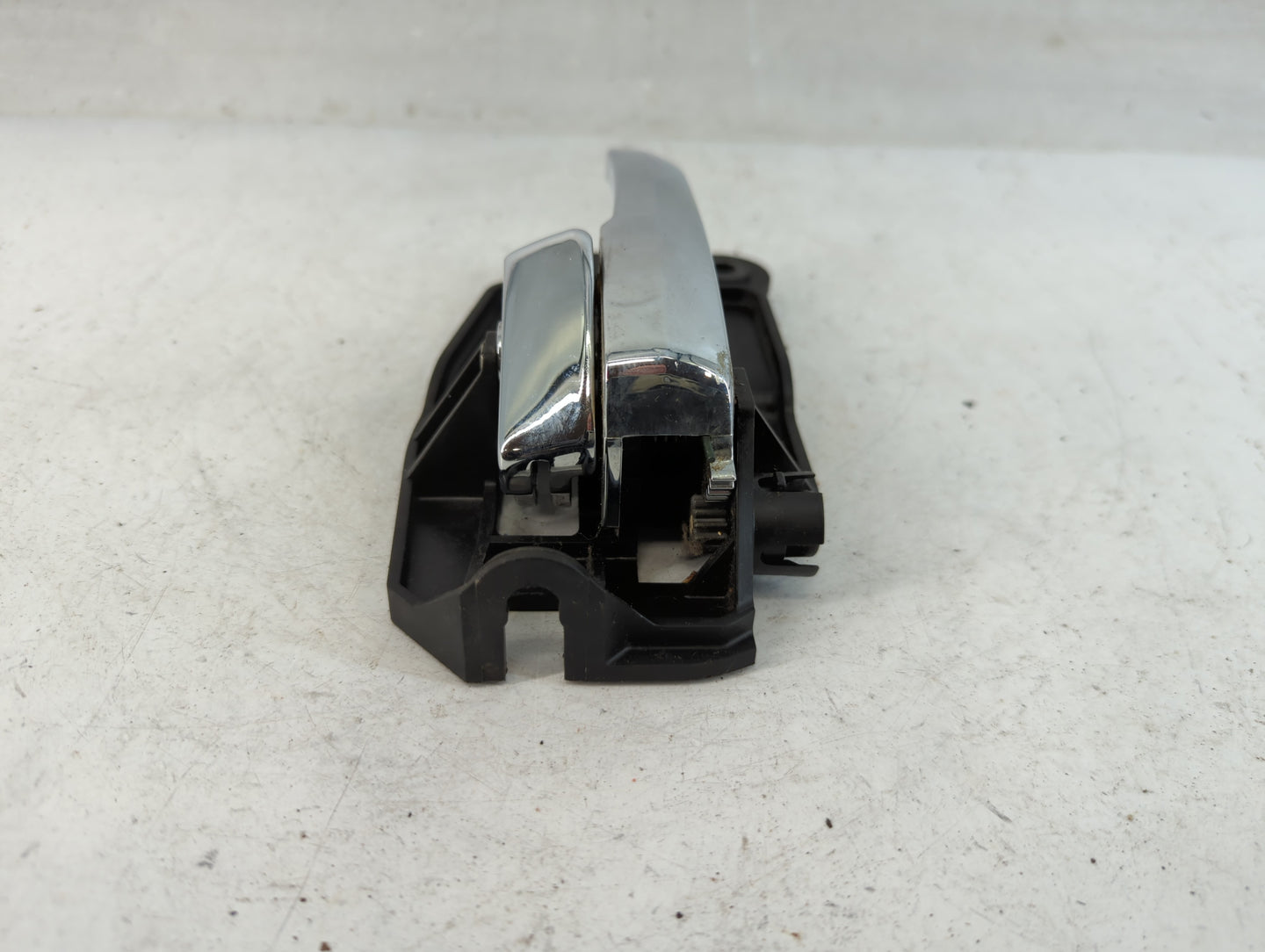 2002 Lincoln Ls Drivers Side Inside Front Door Handle Oem - Oemusedautoparts1.com