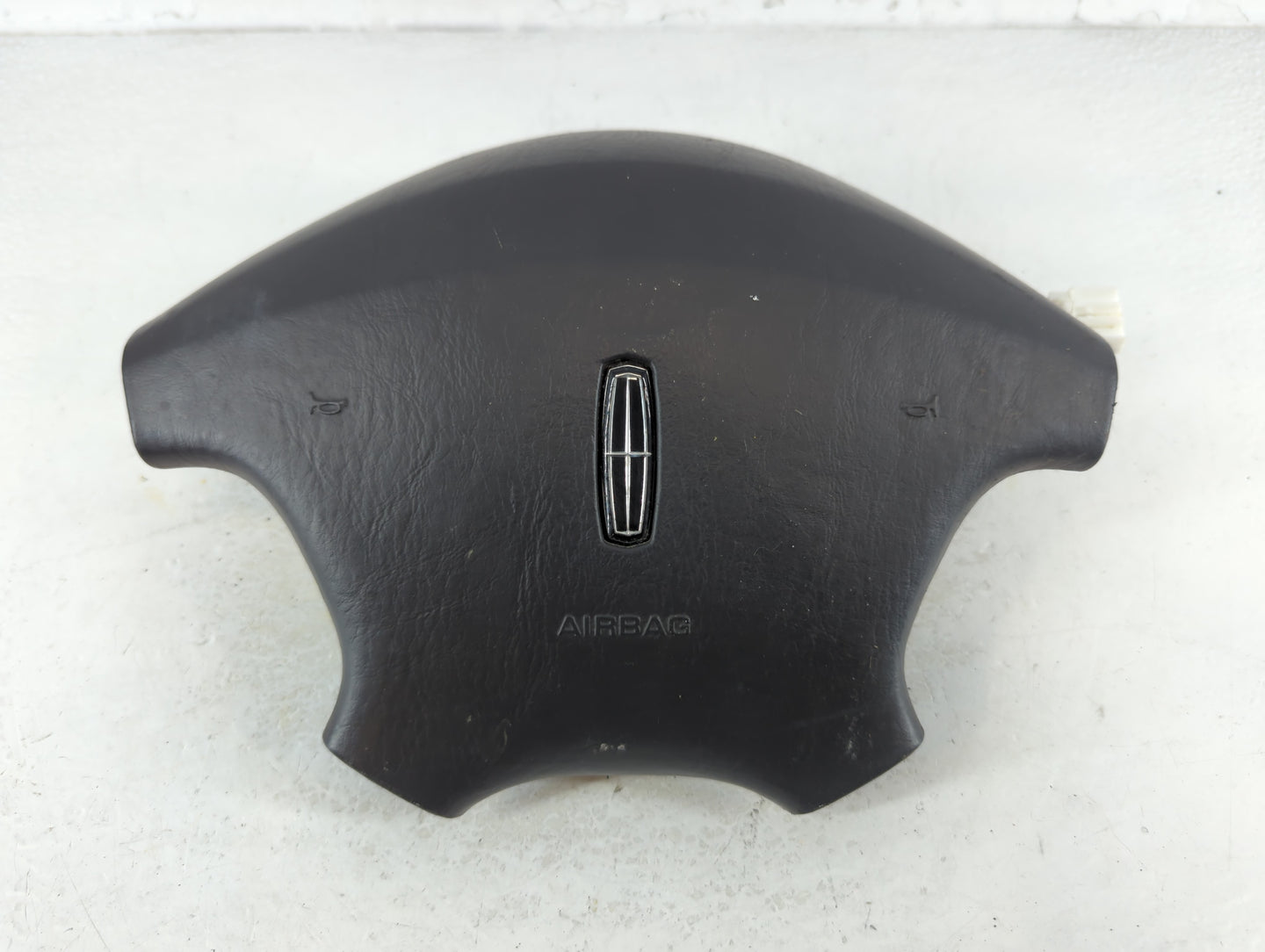 2002 Lincoln Ls Air Bag Driver Left Steering Wheel Mounted P/N:2APP072P30039 Fits OEM Used Auto Parts - Oemusedautoparts1.co
