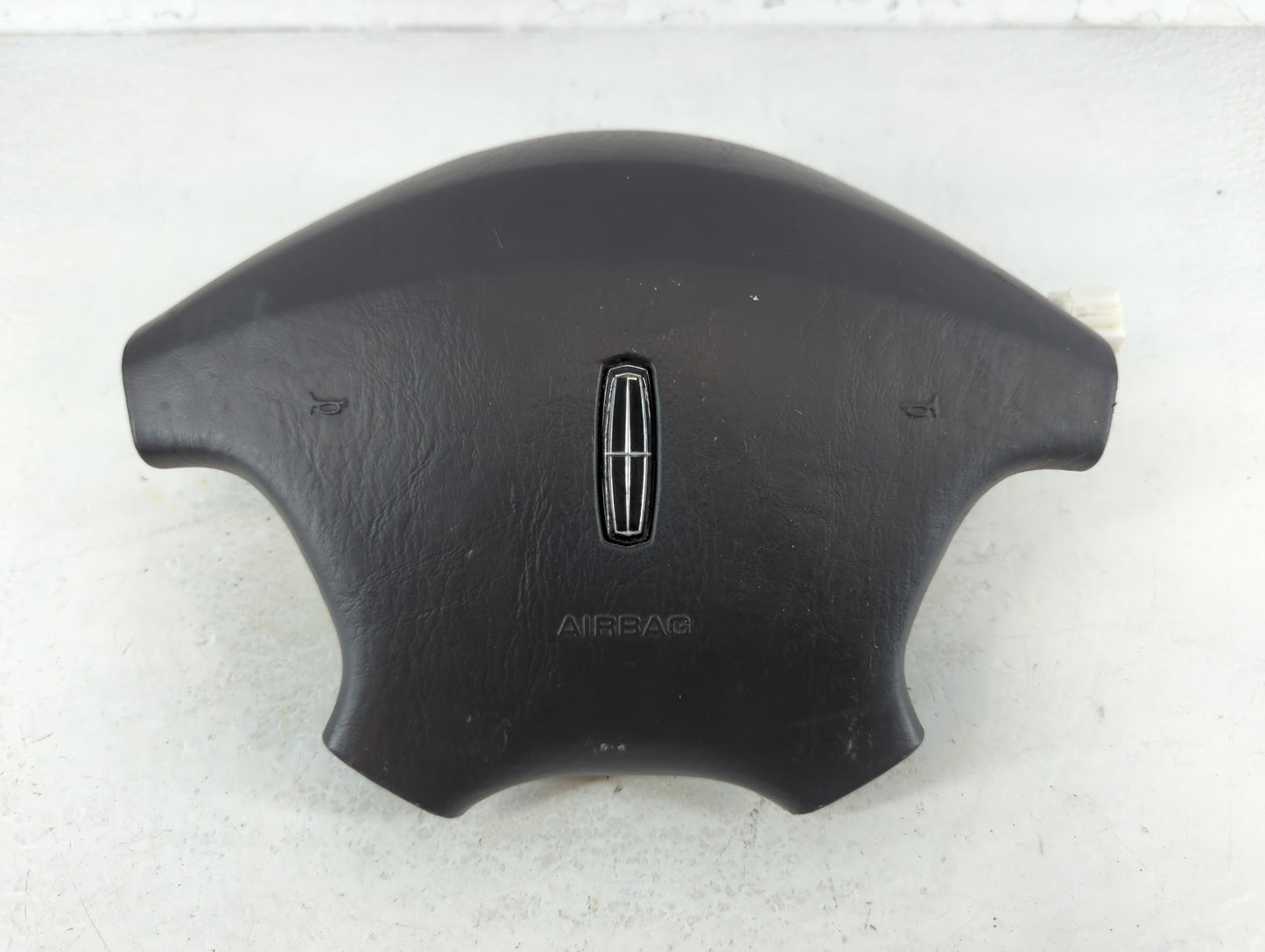 2002 Lincoln Ls Air Bag Driver Left Steering Wheel Mounted P/N:2APP072P30039 Fits OEM Used Auto Parts - Oemusedautoparts1.co