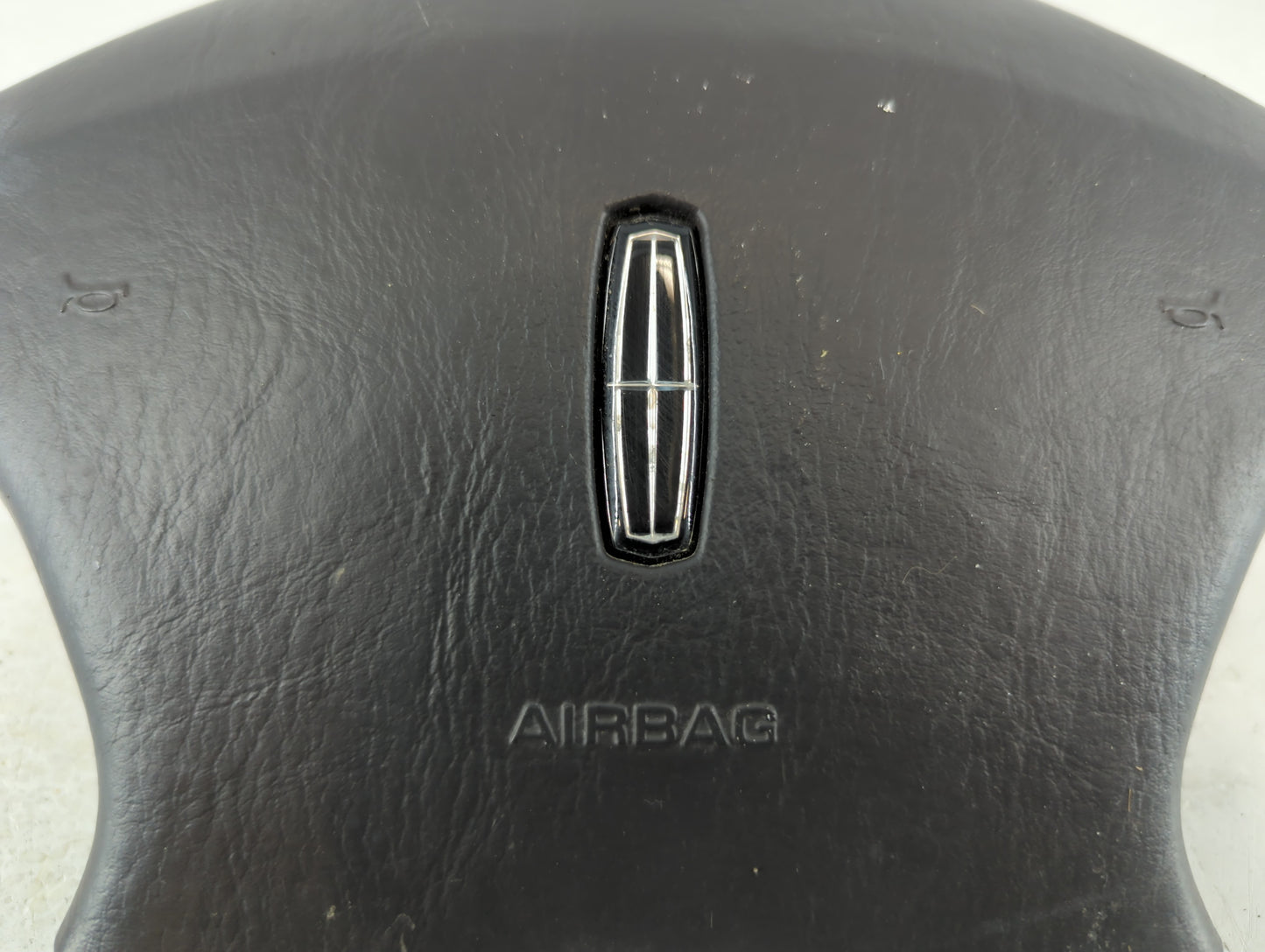 2002 Lincoln Ls Air Bag Driver Left Steering Wheel Mounted P/N:2APP072P30039 Fits OEM Used Auto Parts - Oemusedautoparts1.co