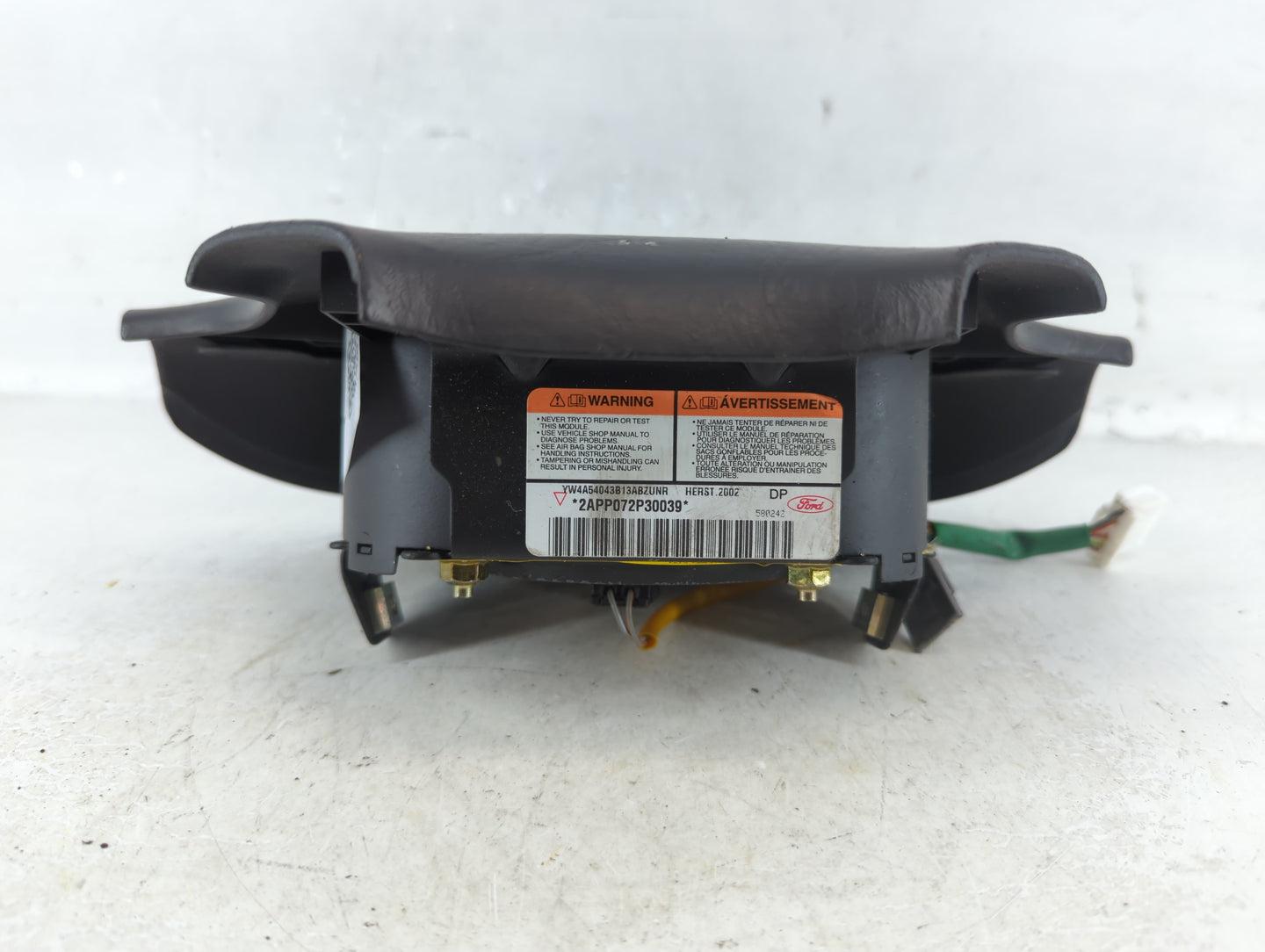 2002 Lincoln Ls Air Bag Driver Left Steering Wheel Mounted P/N:2APP072P30039 Fits OEM Used Auto Parts - Oemusedautoparts1.co