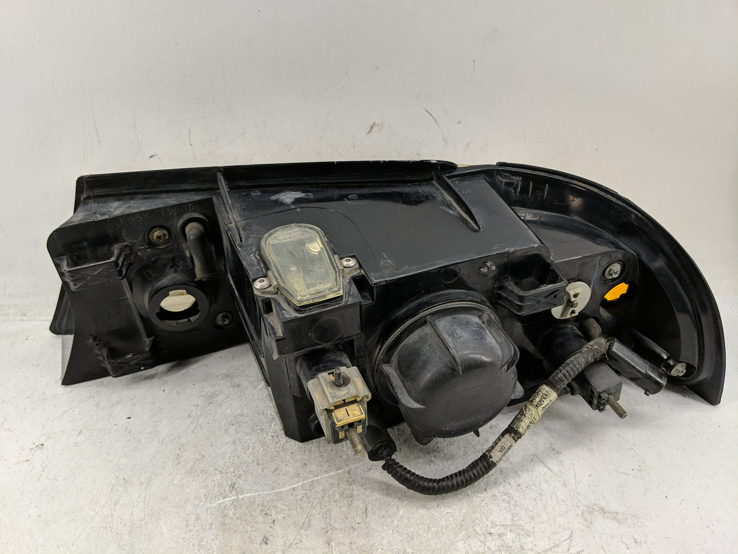 1998 Lincoln Navigator Passenger Right Oem Head Light Headlight Lamp - Oemusedautoparts1.com