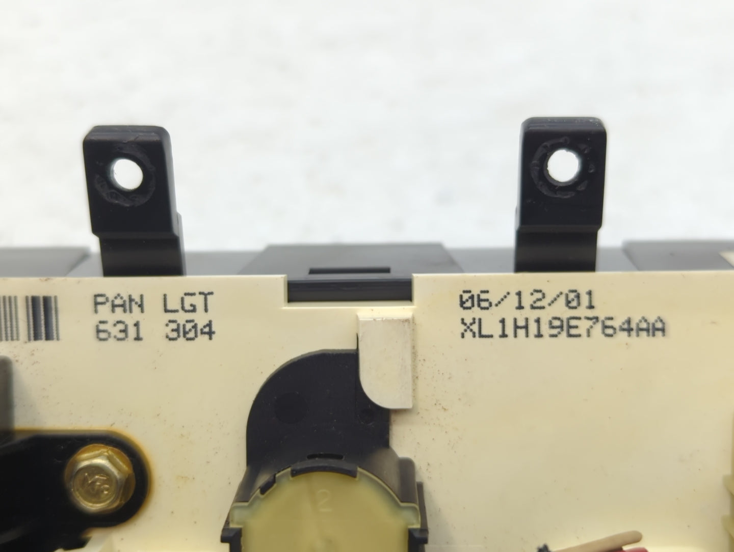 2002 Lincoln Navigator Climate Control Module Temperature AC/Heater Replacement P/N:XL1H19E764AA Fits OEM Used Auto Parts - 