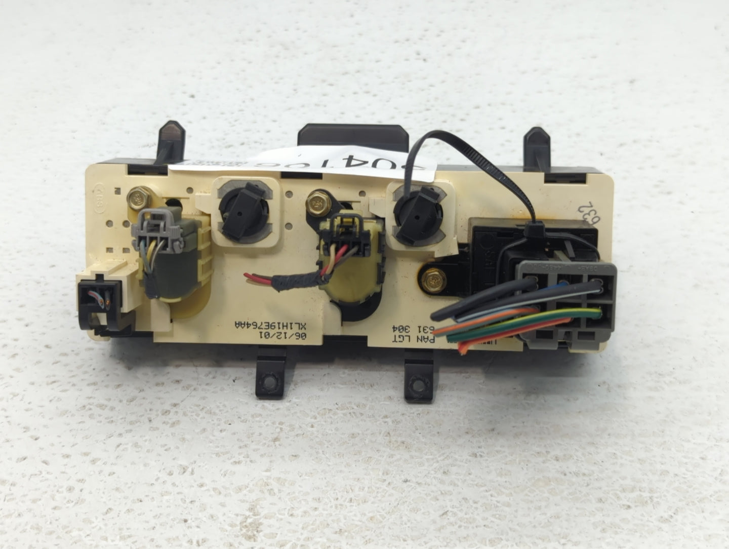 2002 Lincoln Navigator Climate Control Module Temperature AC/Heater Replacement P/N:XL1H19E764AA Fits OEM Used Auto Parts - 