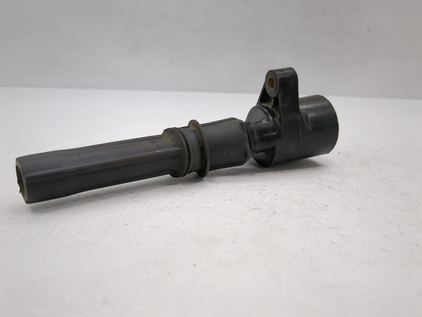 2001-2011 Lincoln Town Car Ignition Coil Igniter Pack - Oemusedautoparts1.com