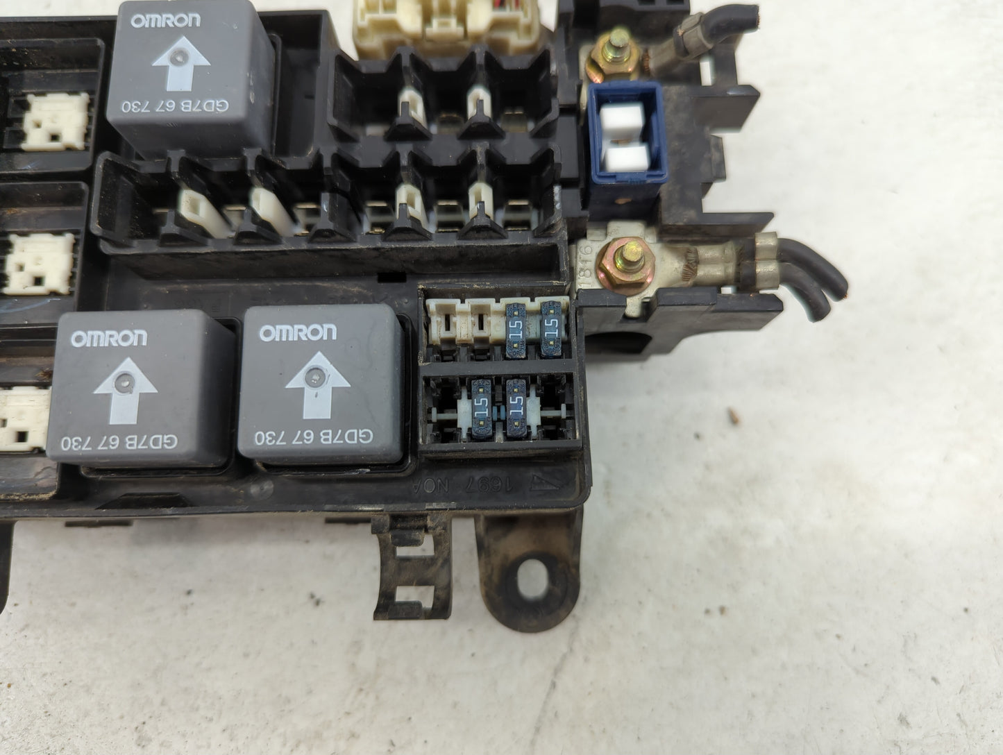 2002 Mazda 626 Fusebox Fuse Box Panel Relay Module P/N:GD7B 67 730 Fits OEM Used Auto Parts - Oemusedautoparts1.com