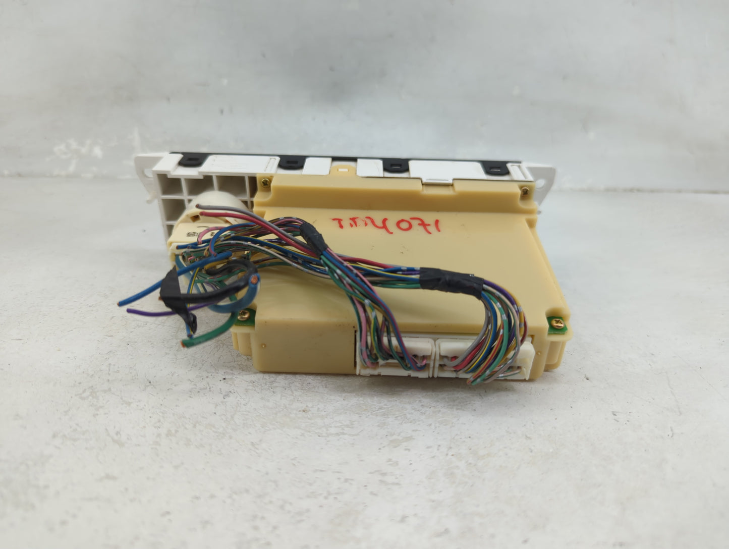 2002 Mazda 626 Climate Control Module Temperature AC/Heater Replacement Fits OEM Used Auto Parts - Oemusedautoparts1.com