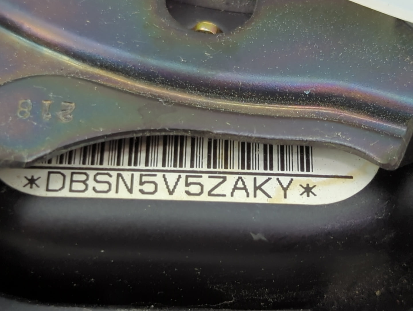 2000-2002 Mazda 626 Air Bag Driver Left Steering Wheel Mounted P/N:DBSN5V5ZAKY Fits Fits 2000 2001 2002 OEM Used Auto Parts 