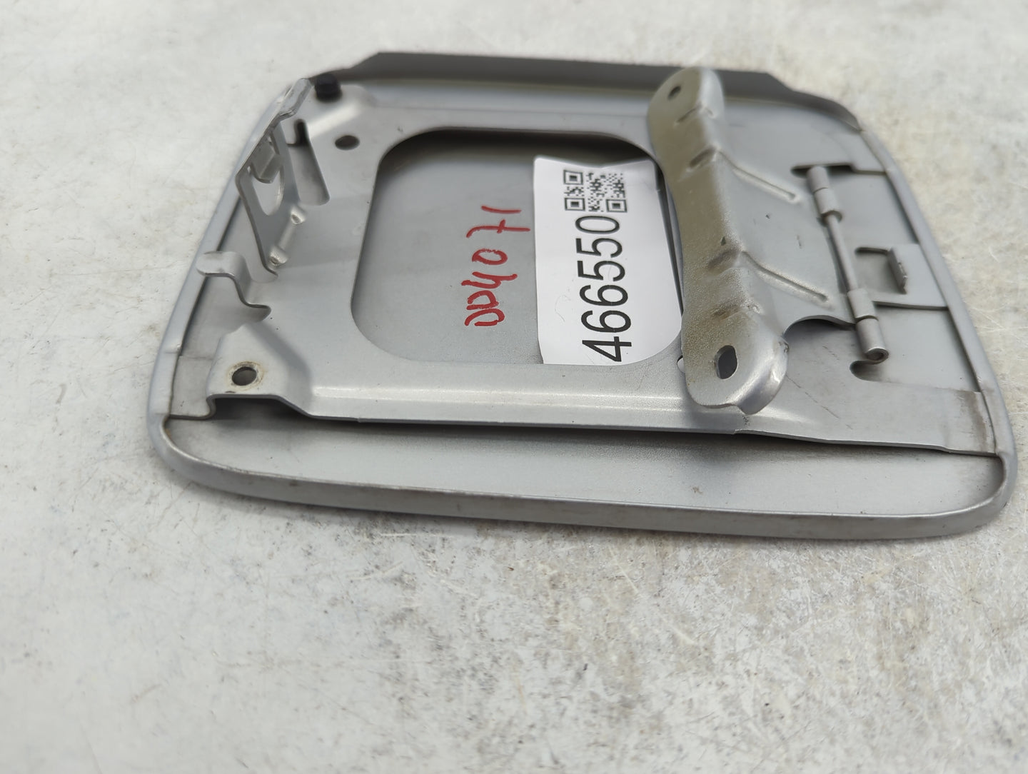2002 Mazda 626 Fuel Tank Door Lid Gas Tank Silver - Oemusedautoparts1.com