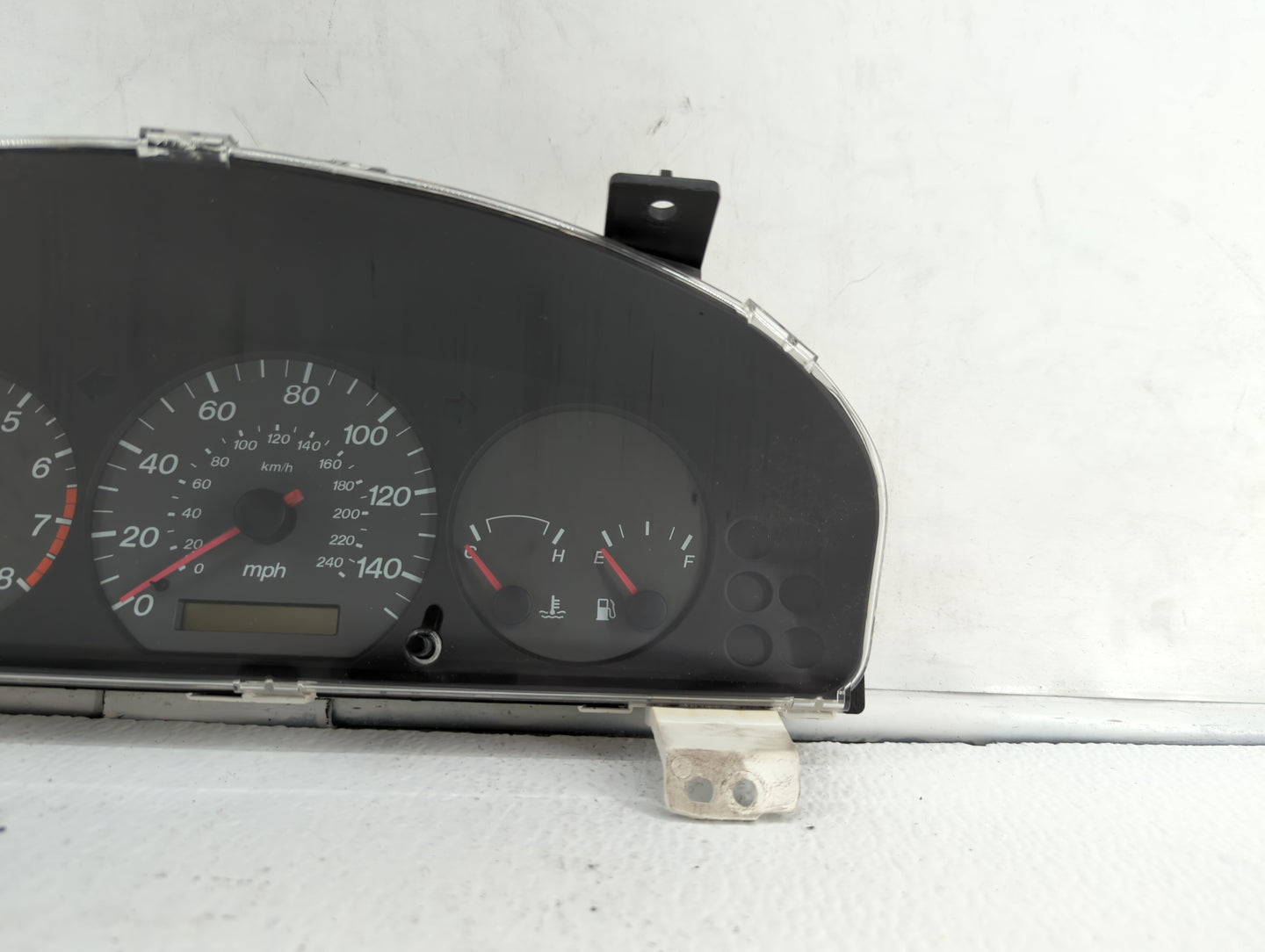 2001-2002 Mazda 626 Instrument Cluster Speedometer Gauges P/N:69218-960A Fits Fits 2001 2002 OEM Used Auto Parts - Oemusedau