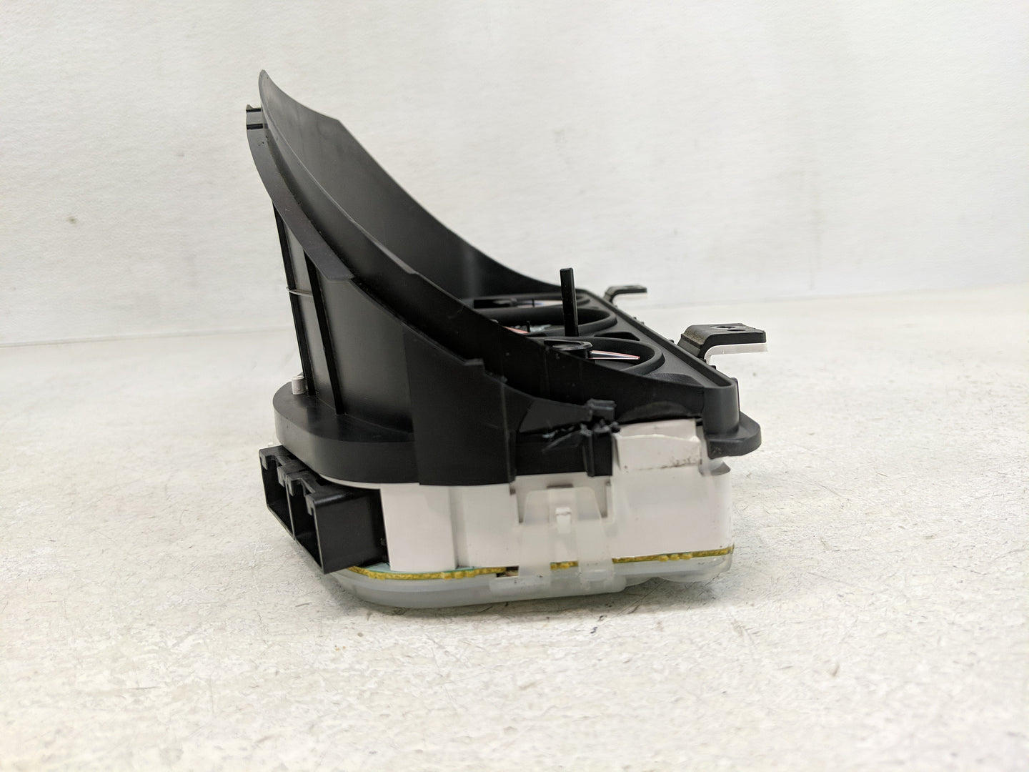 2001-2003 Mazda Protege Instrument Cluster Speedometer Gauges Fits Fits 2001 2002 2003 OEM Used Auto Parts - Oemusedautopart