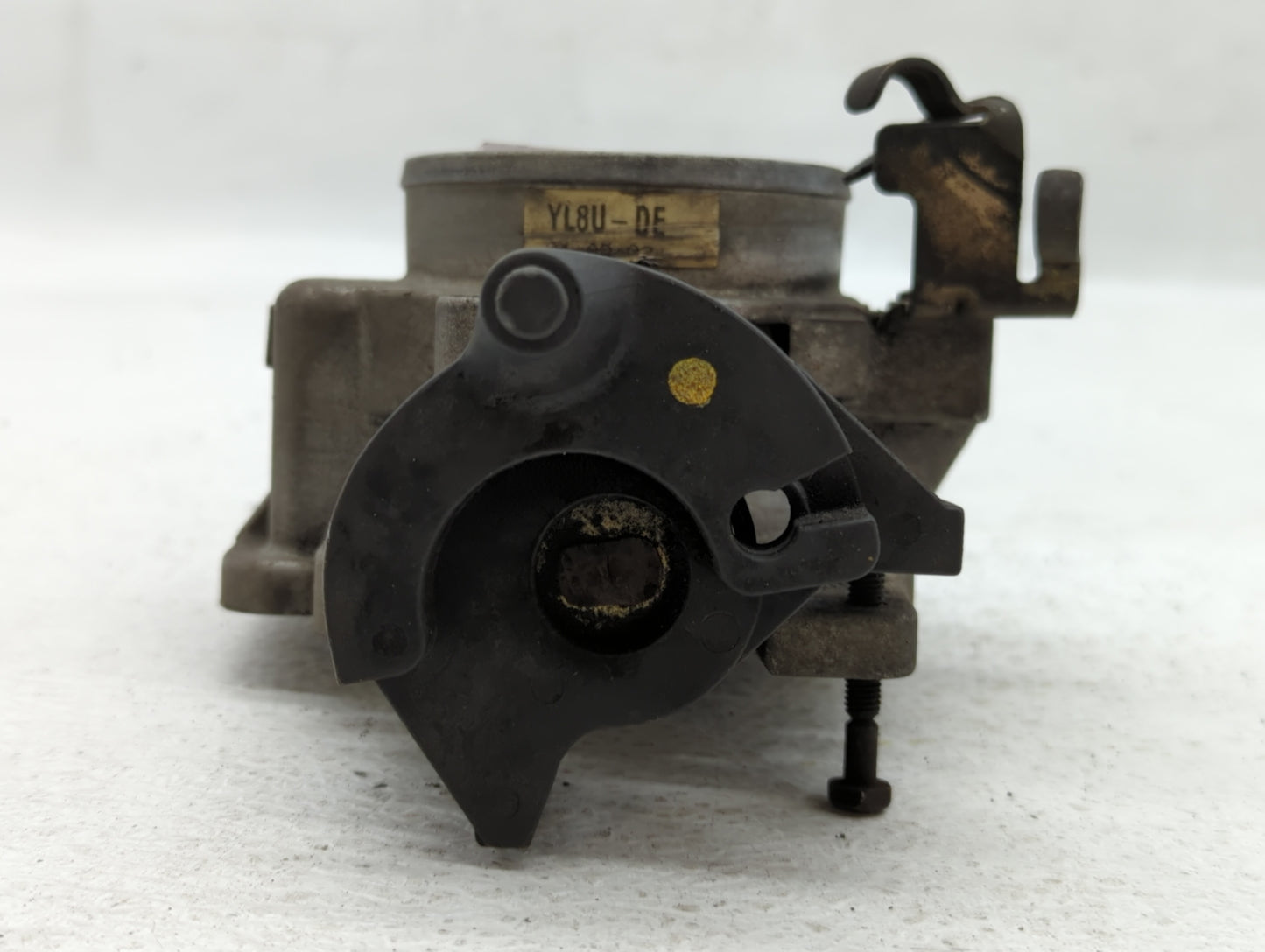 2001-2002 Mazda Tribute Throttle Body P/N:YL8U-DE Fits Fits 2001 2002 2003 OEM Used Auto Parts - Oemusedautoparts1.com