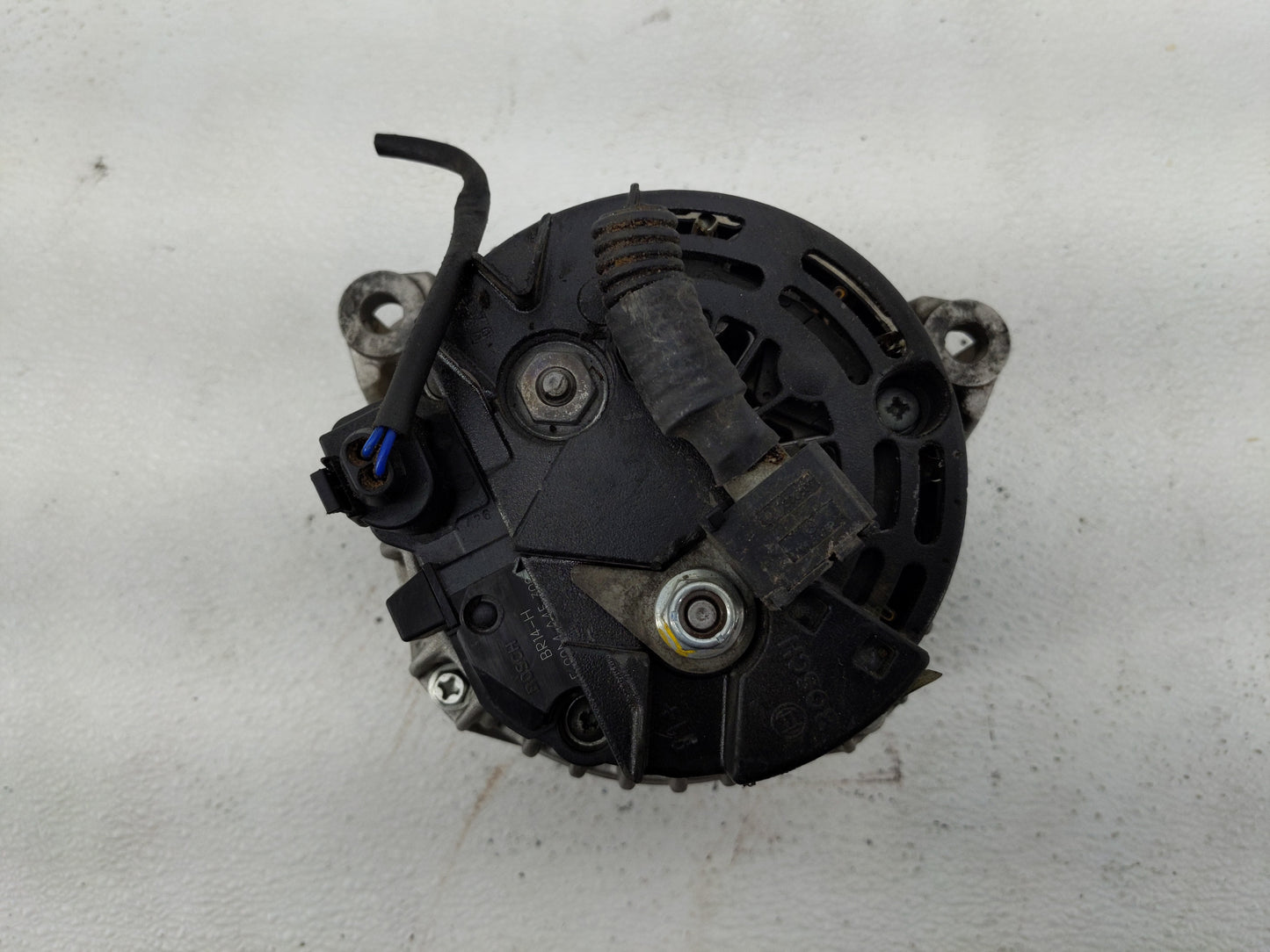 2001-2005 Mercedes-Benz C240 Alternator Replacement Generator Charging Assembly Engine OEM P/N:A 011 154 64 02 Fits OEM Used