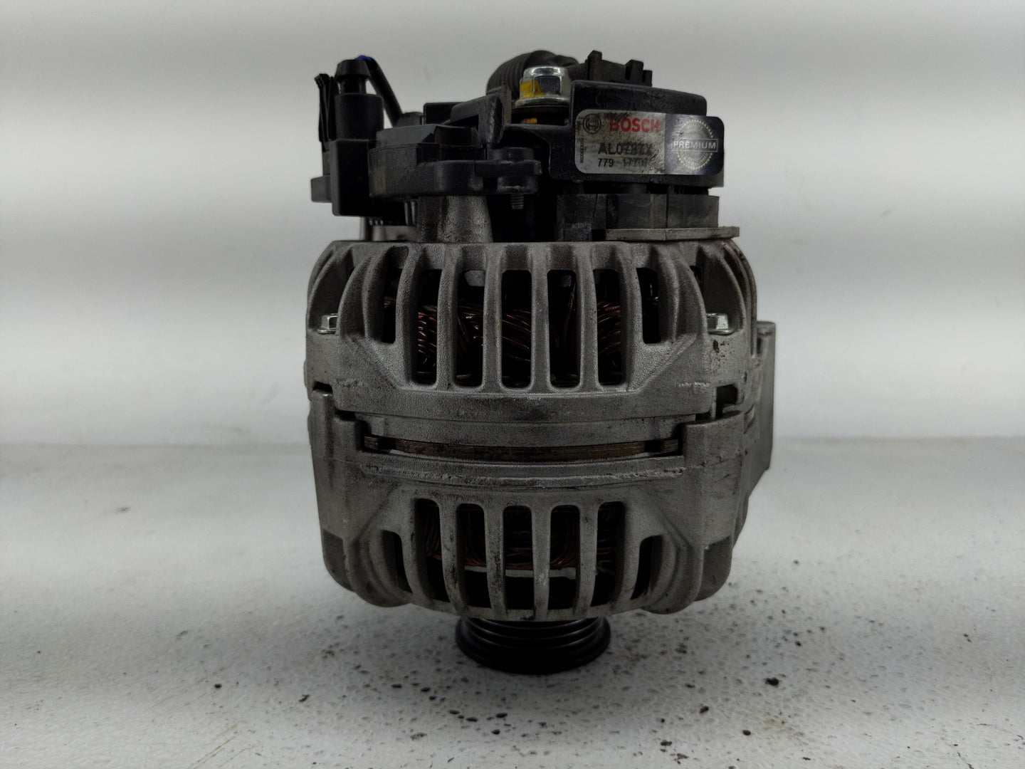 2001-2005 Mercedes-Benz C240 Alternator Replacement Generator Charging Assembly Engine OEM P/N:A 011 154 64 02 Fits OEM Used