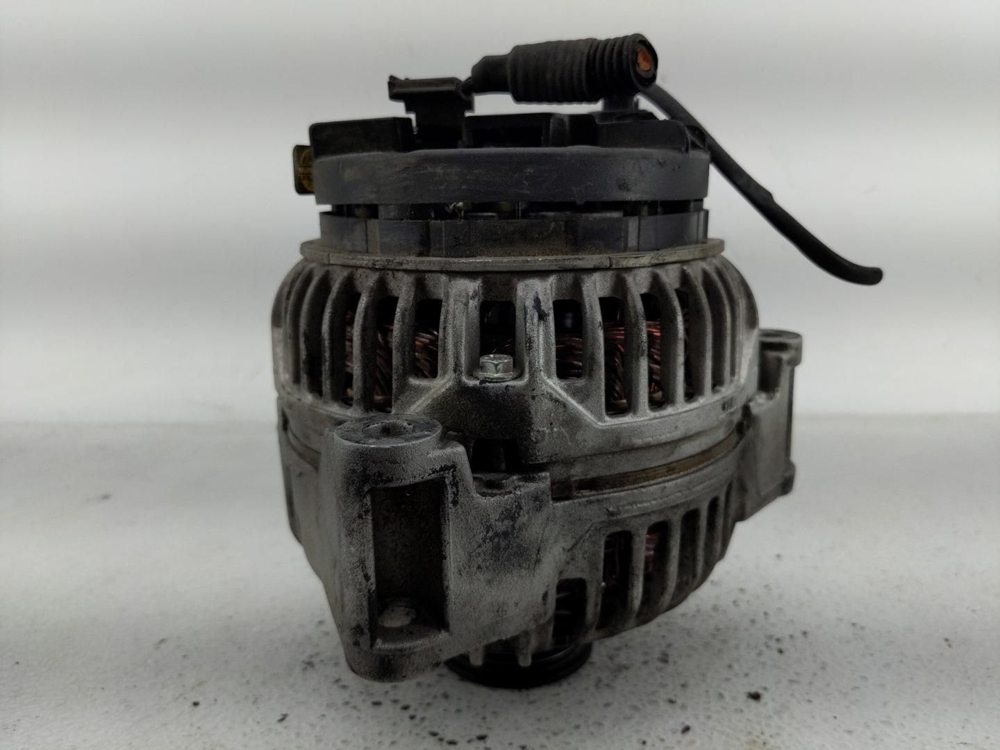 2001-2005 Mercedes-Benz C240 Alternator Replacement Generator Charging Assembly Engine OEM P/N:A 011 154 64 02 Fits OEM Used