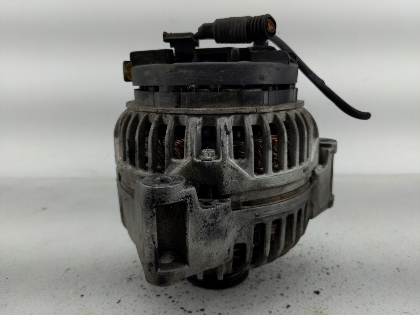 2001-2005 Mercedes-Benz C240 Alternator Replacement Generator Charging Assembly Engine OEM P/N:A 011 154 64 02 Fits OEM Used
