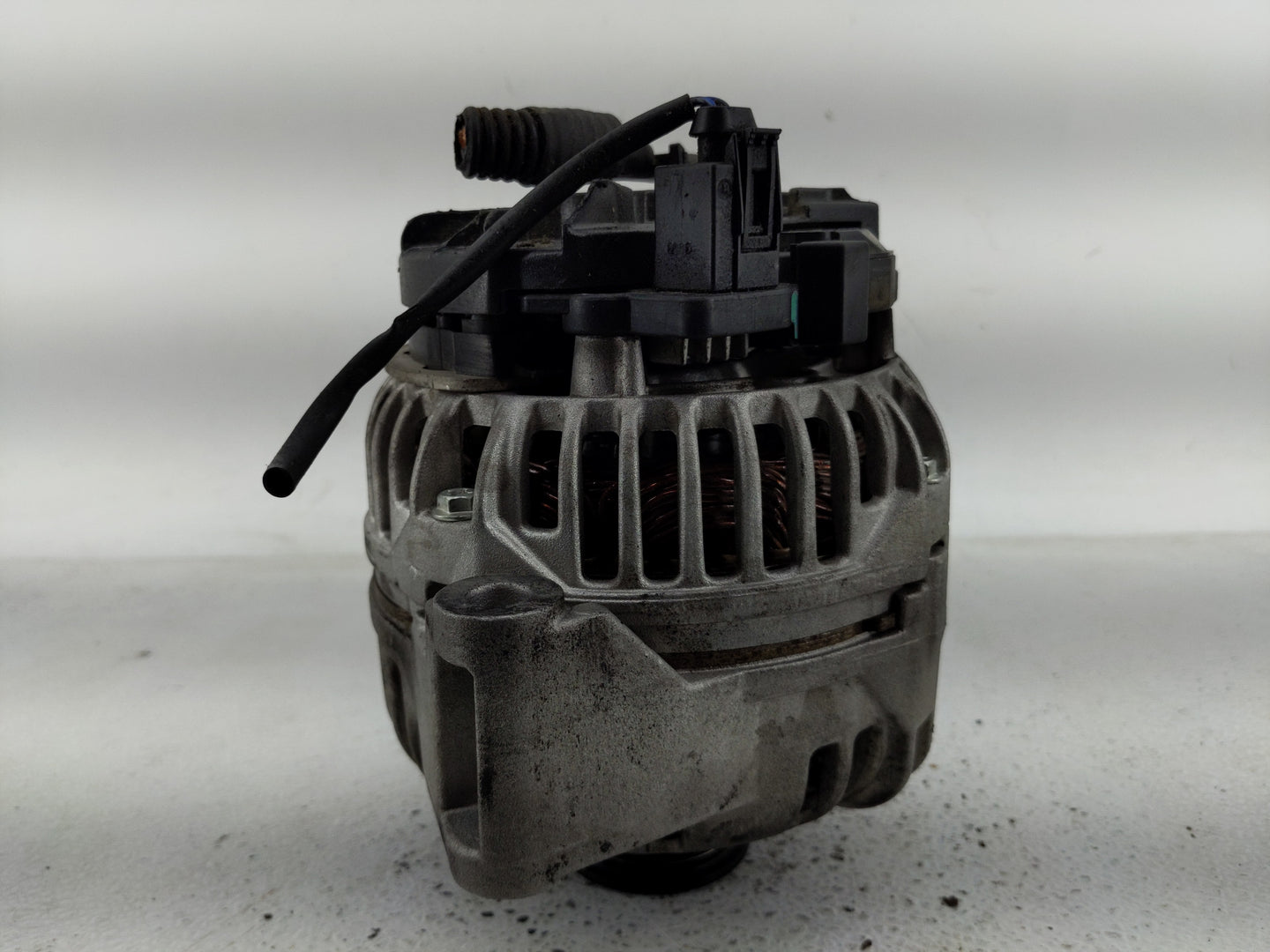 2001-2005 Mercedes-Benz C240 Alternator Replacement Generator Charging Assembly Engine OEM P/N:A 011 154 64 02 Fits OEM Used