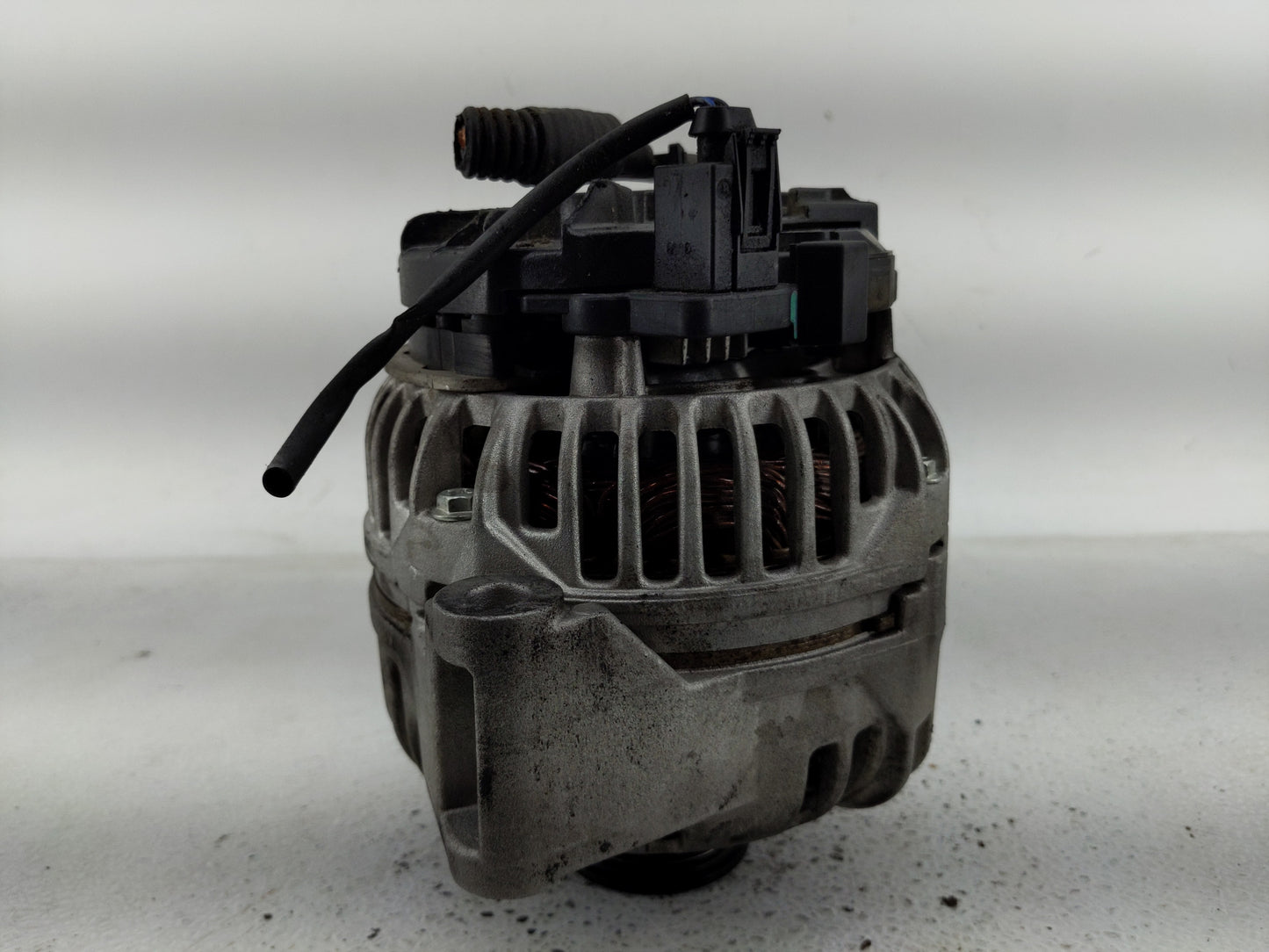 2001-2005 Mercedes-Benz C240 Alternator Replacement Generator Charging Assembly Engine OEM P/N:A 011 154 64 02 Fits OEM Used