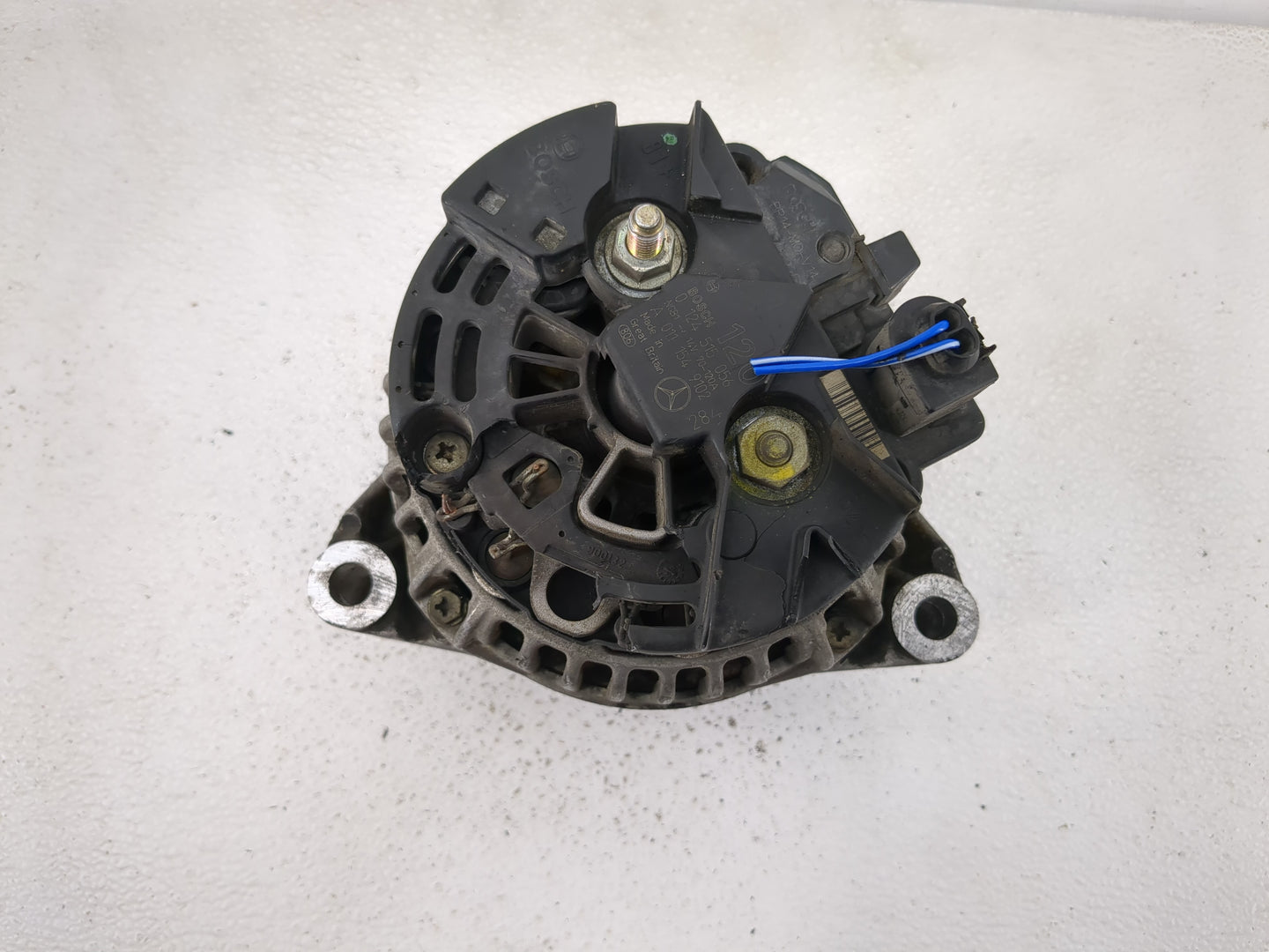 2001-2005 Mercedes-Benz C240 Alternator Replacement Generator Charging Assembly Engine OEM P/N:0 124 515 056 A 011 154 64 02