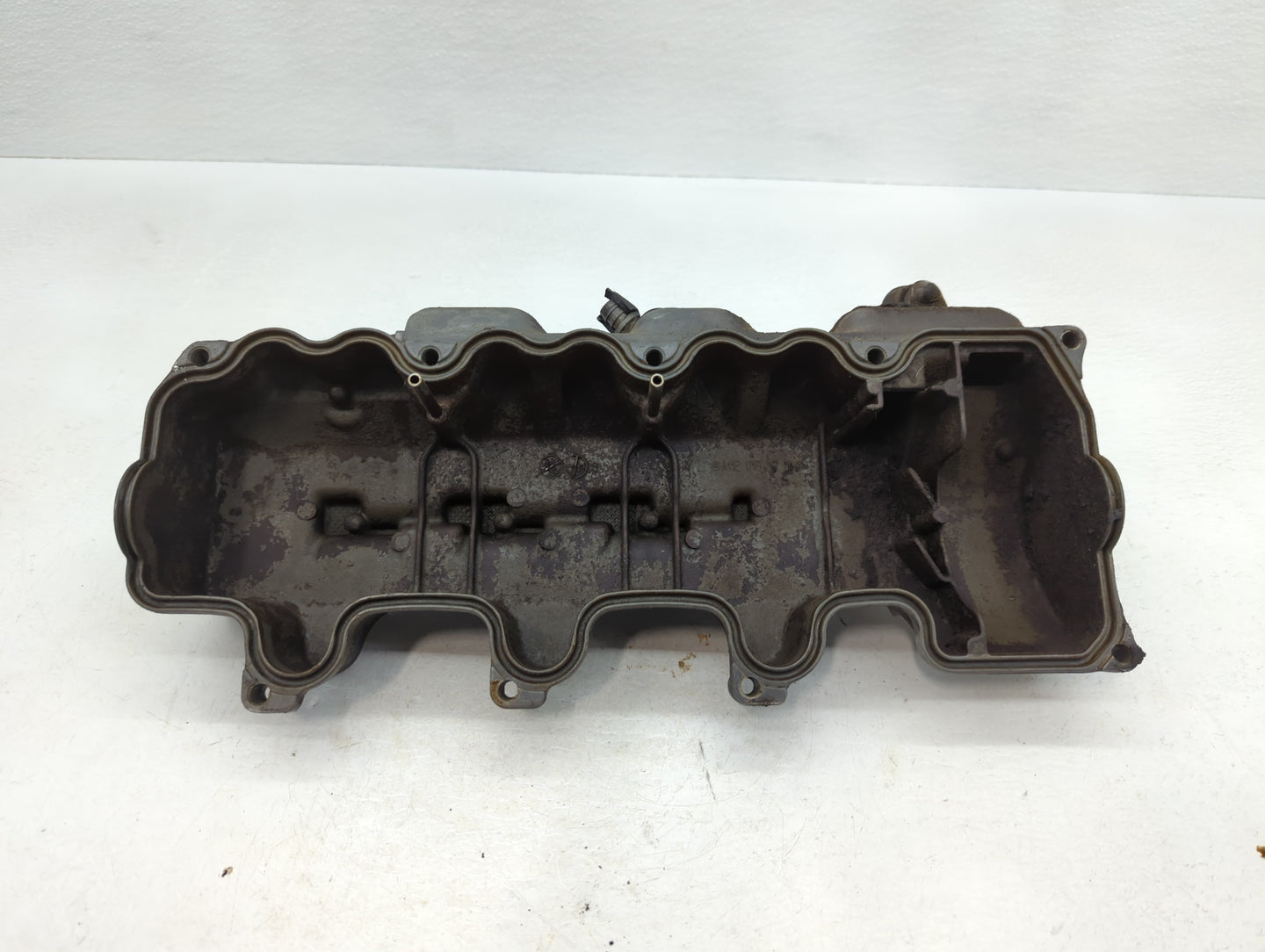 2002 Mercedes-Benz C240 Driver Left Cylinder Head Valve Cover P/N:A112 016 0 020 Fits OEM Used Auto Parts - Oemusedautoparts