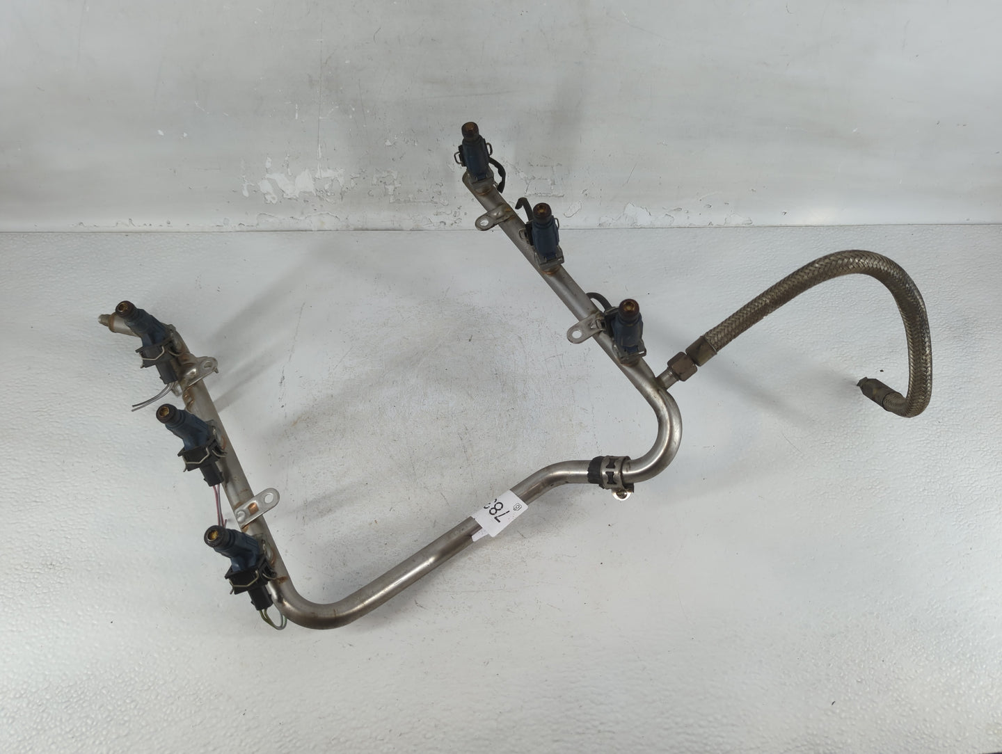 2002 Mercedes-benz C240 FUEL WITH RAIL INJECTORS - Oemusedautoparts1.com