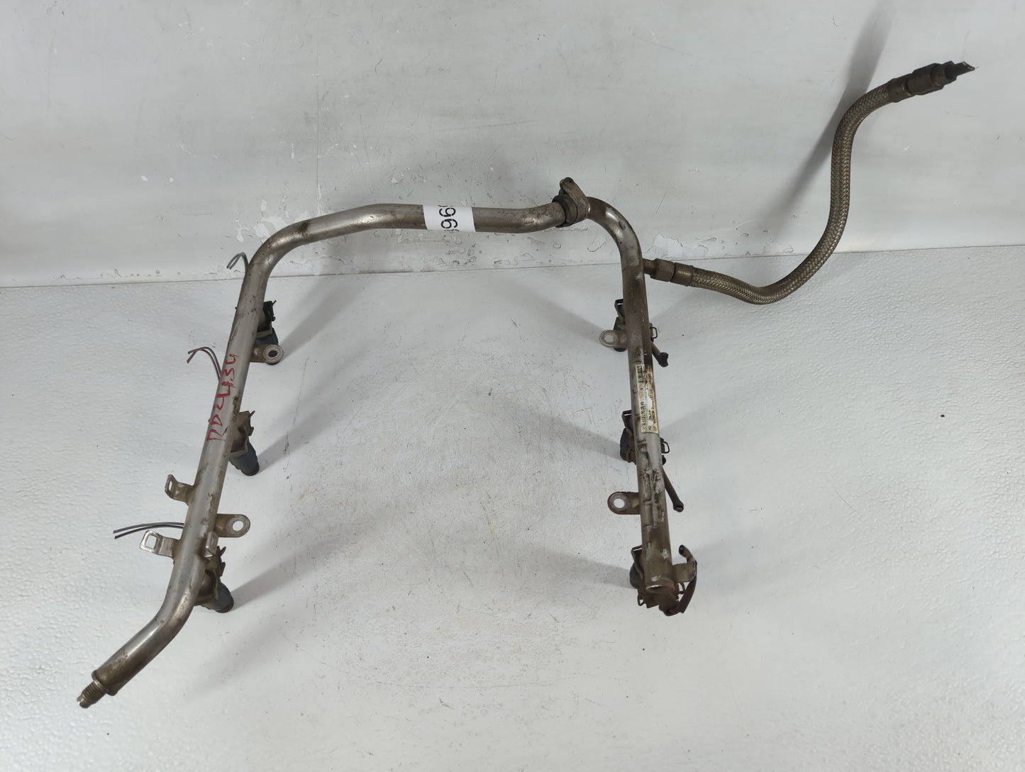 2002 Mercedes-benz C240 FUEL WITH RAIL INJECTORS - Oemusedautoparts1.com