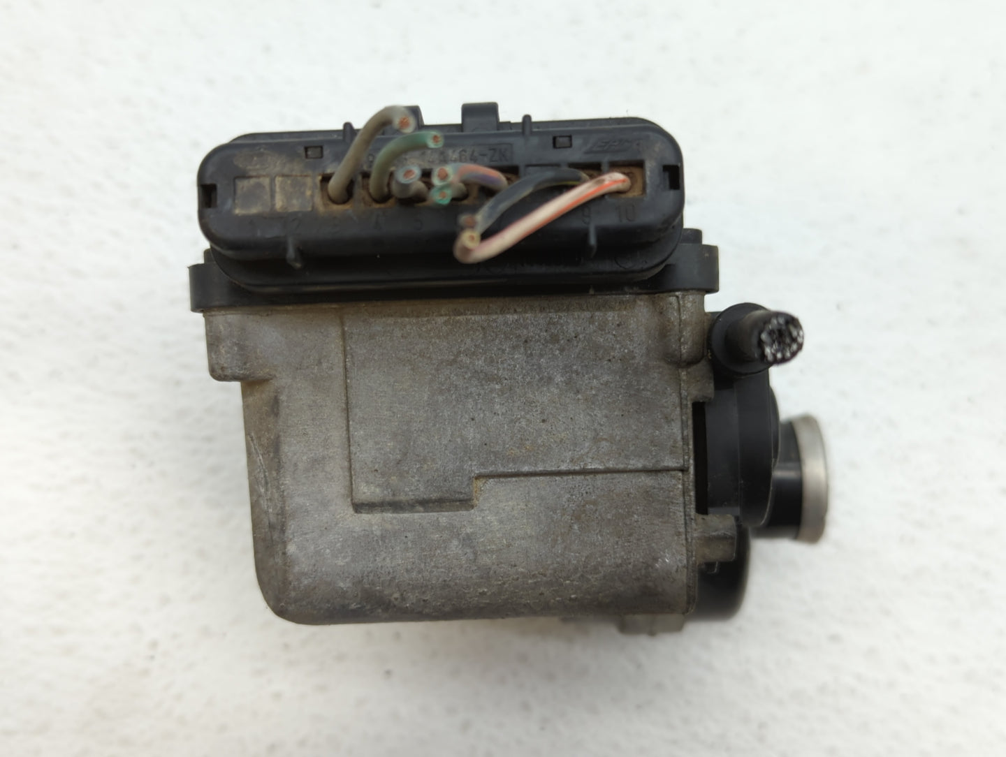 2002 Mercedes-Benz E350 ABS Pump Control Module Replacement P/N:YC2F-9C735-AB YC2F-9C734-AB Fits Fits 2003 2004 2005 2006 20