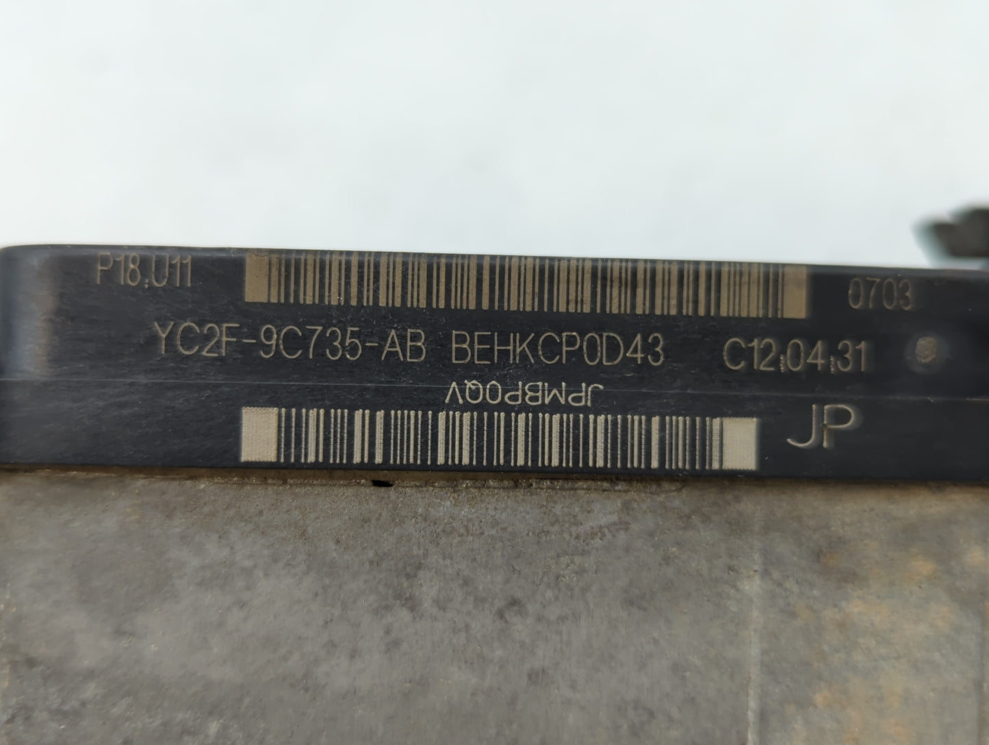 2002 Mercedes-Benz E350 ABS Pump Control Module Replacement P/N:YC2F-9C735-AB YC2F-9C734-AB Fits Fits 2003 2004 2005 2006 20