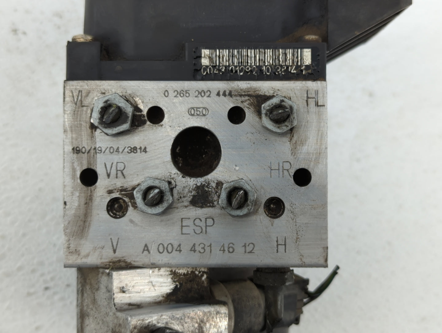 2000-2002 Mercedes-Benz S500 ABS Pump Control Module Replacement P/N:004 431 46 12 003 431 87 12 Fits Fits 2000 2001 2002 OE