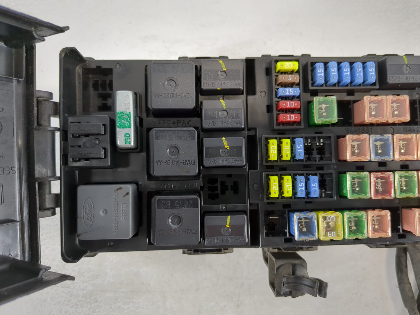 2002-2010 Mercury Mountaineer Fusebox Fuse Box Panel Relay Module P/N:2L9T14398BJ Fits OEM Used Auto Parts - Oemusedautopart