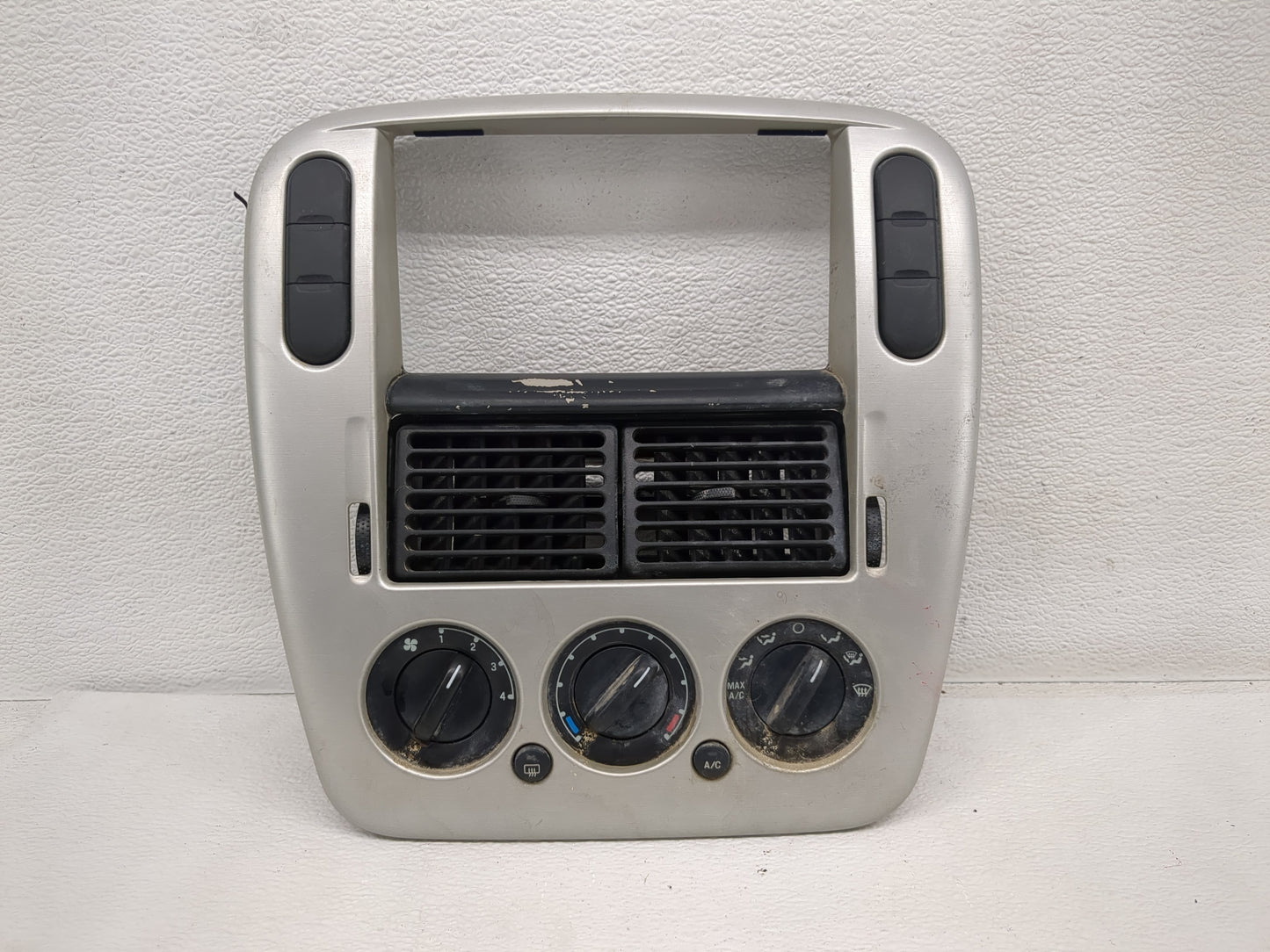 2002-2003 Mercury Mountaineer Climate Control Module Temperature AC/Heater Replacement Fits Fits 2002 2003 OEM Used Auto Par