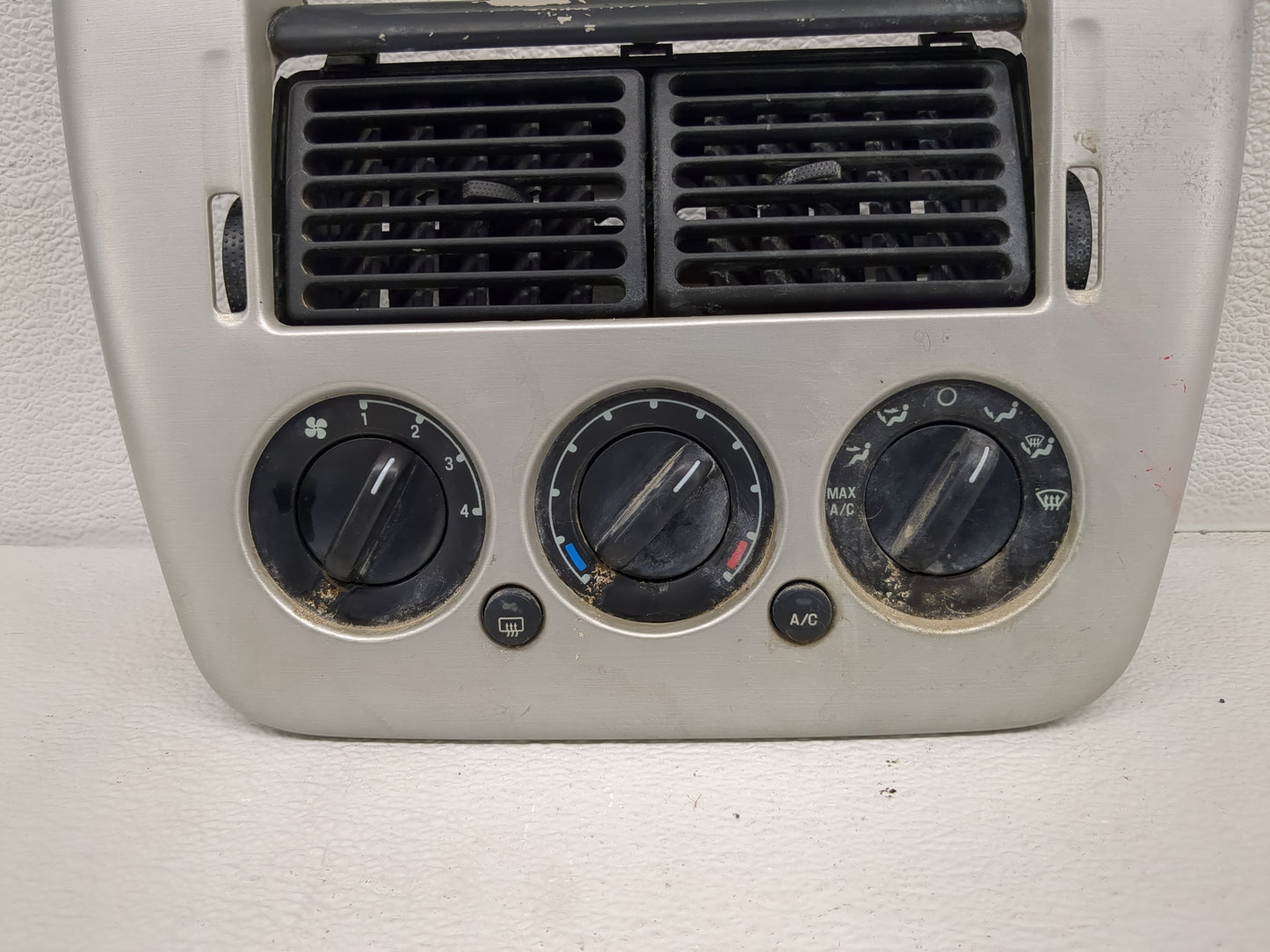 2002-2003 Mercury Mountaineer Climate Control Module Temperature AC/Heater Replacement Fits Fits 2002 2003 OEM Used Auto Par