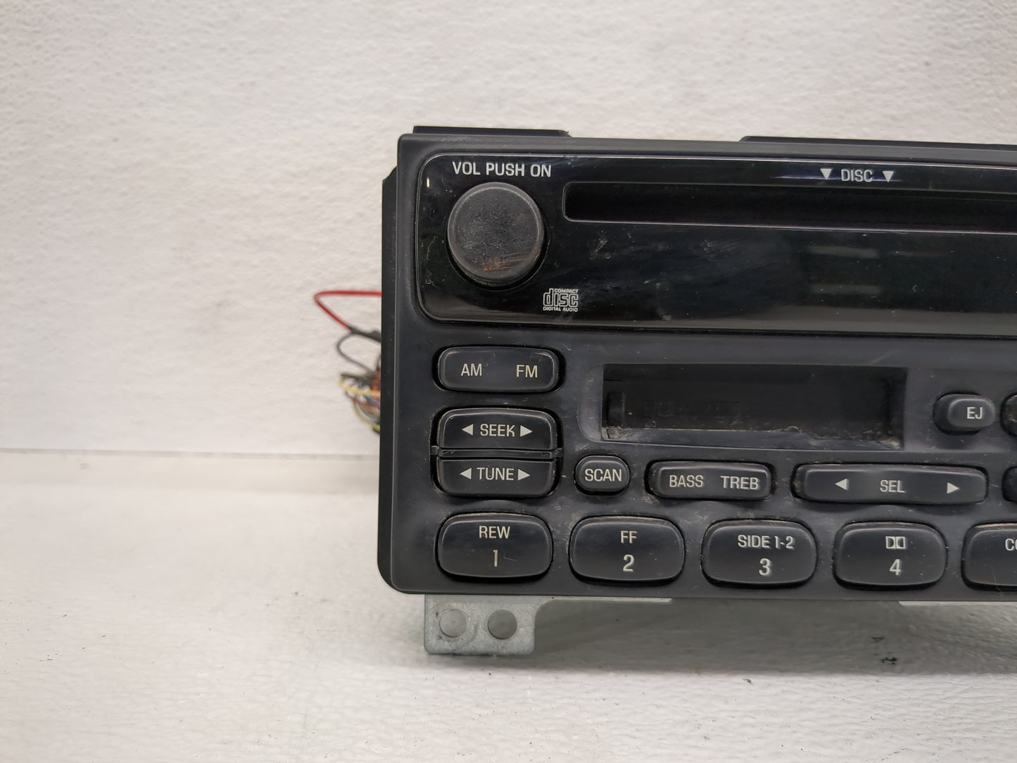 2002-2004 Mercury Mountaineer Radio AM FM Cd Player Receiver Replacement Fits Fits 2001 2002 2003 2004 2005 OEM Used Auto Pa