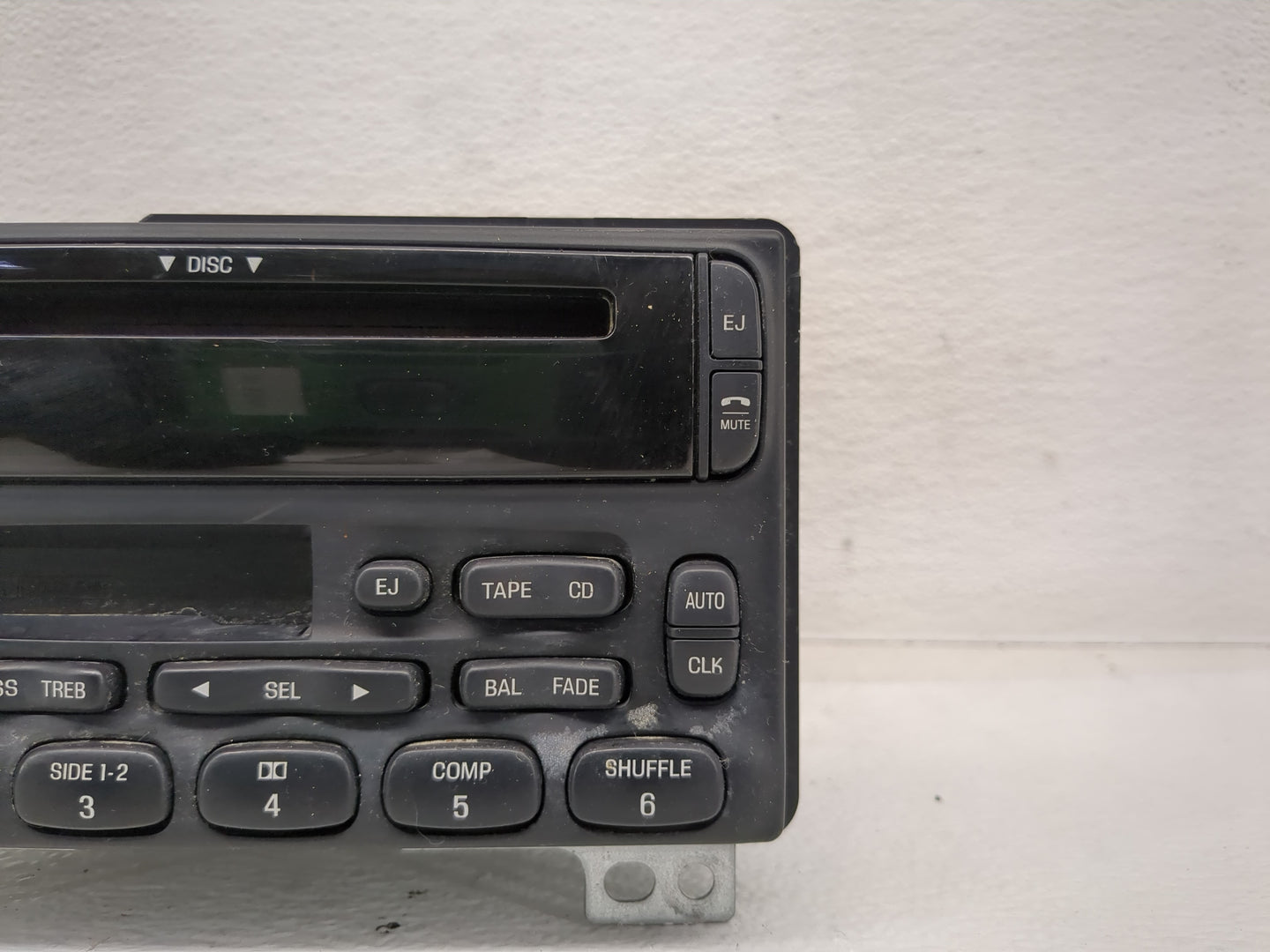 2002-2004 Mercury Mountaineer Radio AM FM Cd Player Receiver Replacement Fits Fits 2001 2002 2003 2004 2005 OEM Used Auto Pa