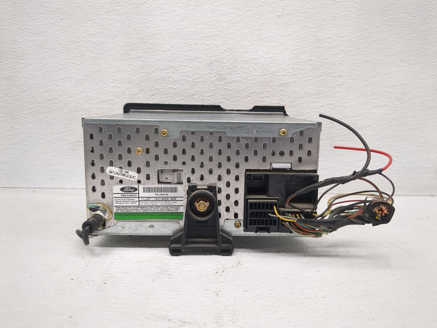 2002-2004 Mercury Mountaineer Radio AM FM Cd Player Receiver Replacement Fits Fits 2001 2002 2003 2004 2005 OEM Used Auto Pa