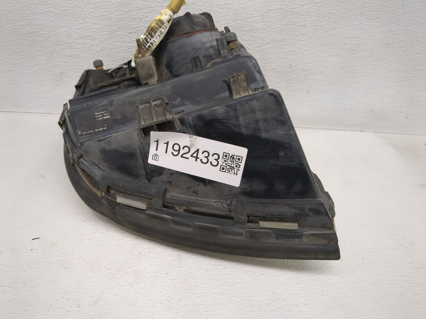 2002-2005 Mercury Mountaineer Driver Left Oem Head Light Headlight Lamp - Oemusedautoparts1.com