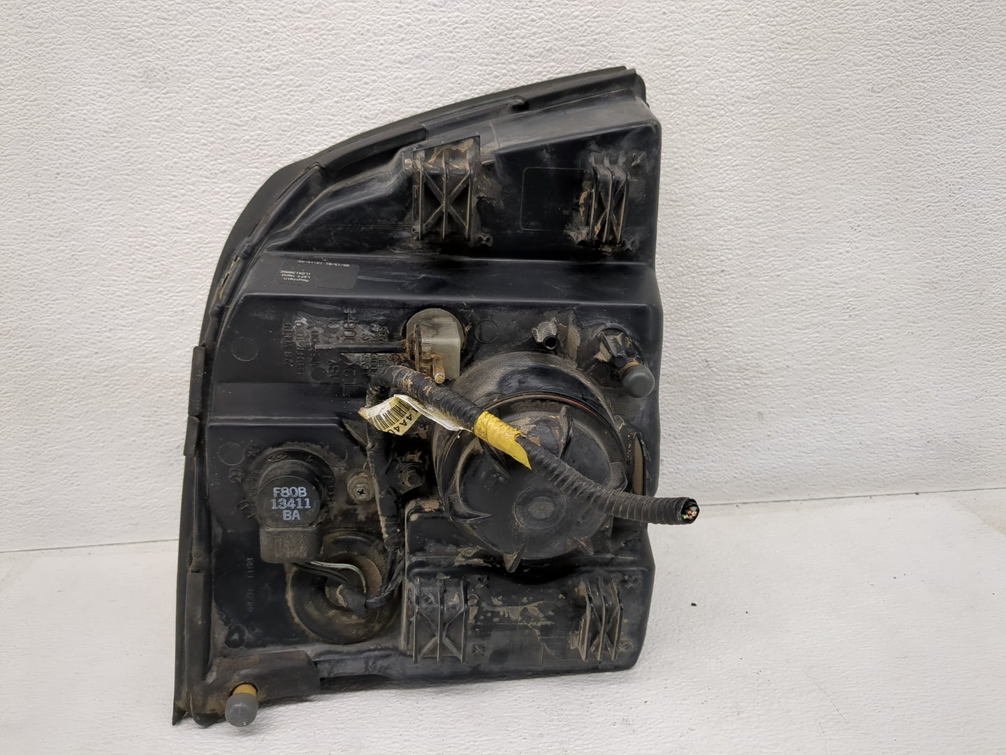 2002 Mercury Mountaineer Passenger Right Oem Head Light Headlight Lamp - Oemusedautoparts1.com