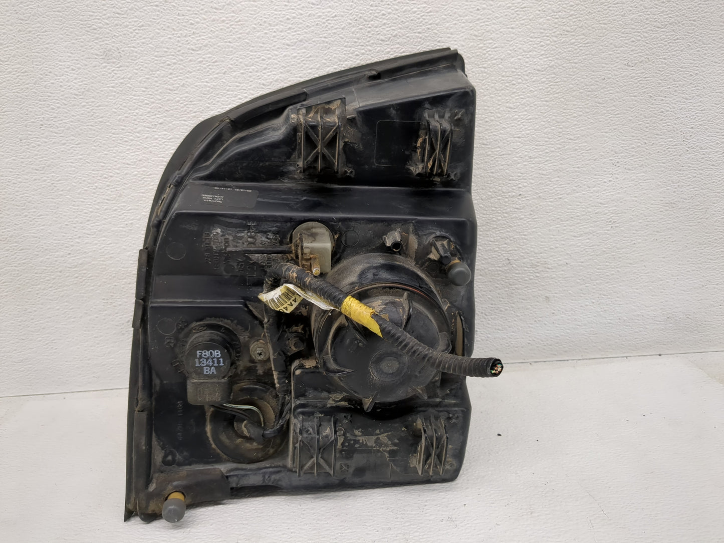 2002 Mercury Mountaineer Passenger Right Oem Head Light Headlight Lamp - Oemusedautoparts1.com