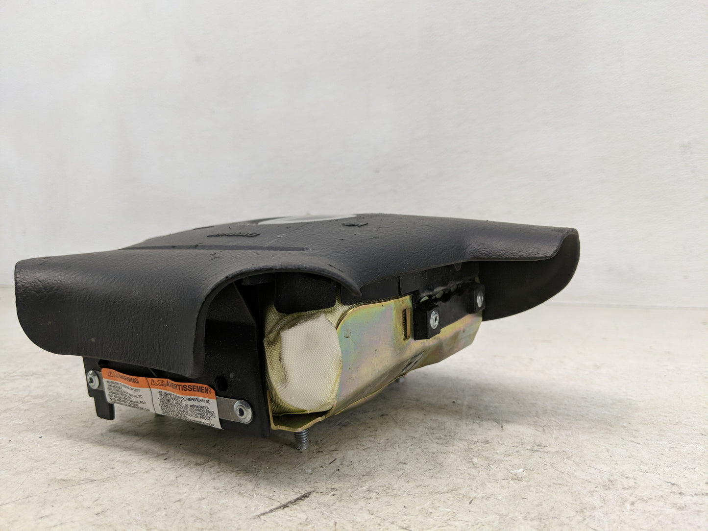 2002 Mercury Mountaineer Air Bag Driver Left Steering Wheel Mounted Fits OEM Used Auto Parts - Oemusedautoparts1.com