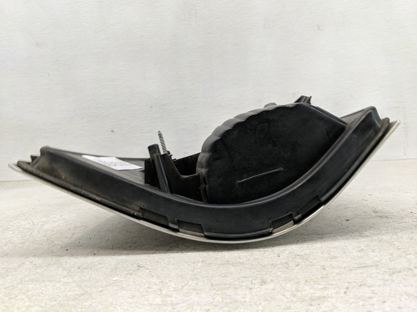 2002-2005 Mercury Mountaineer Tail Light Assembly Driver Left OEM P/N:IL2X-13B504-A Fits Fits 2002 2003 2004 2005 OEM Used A